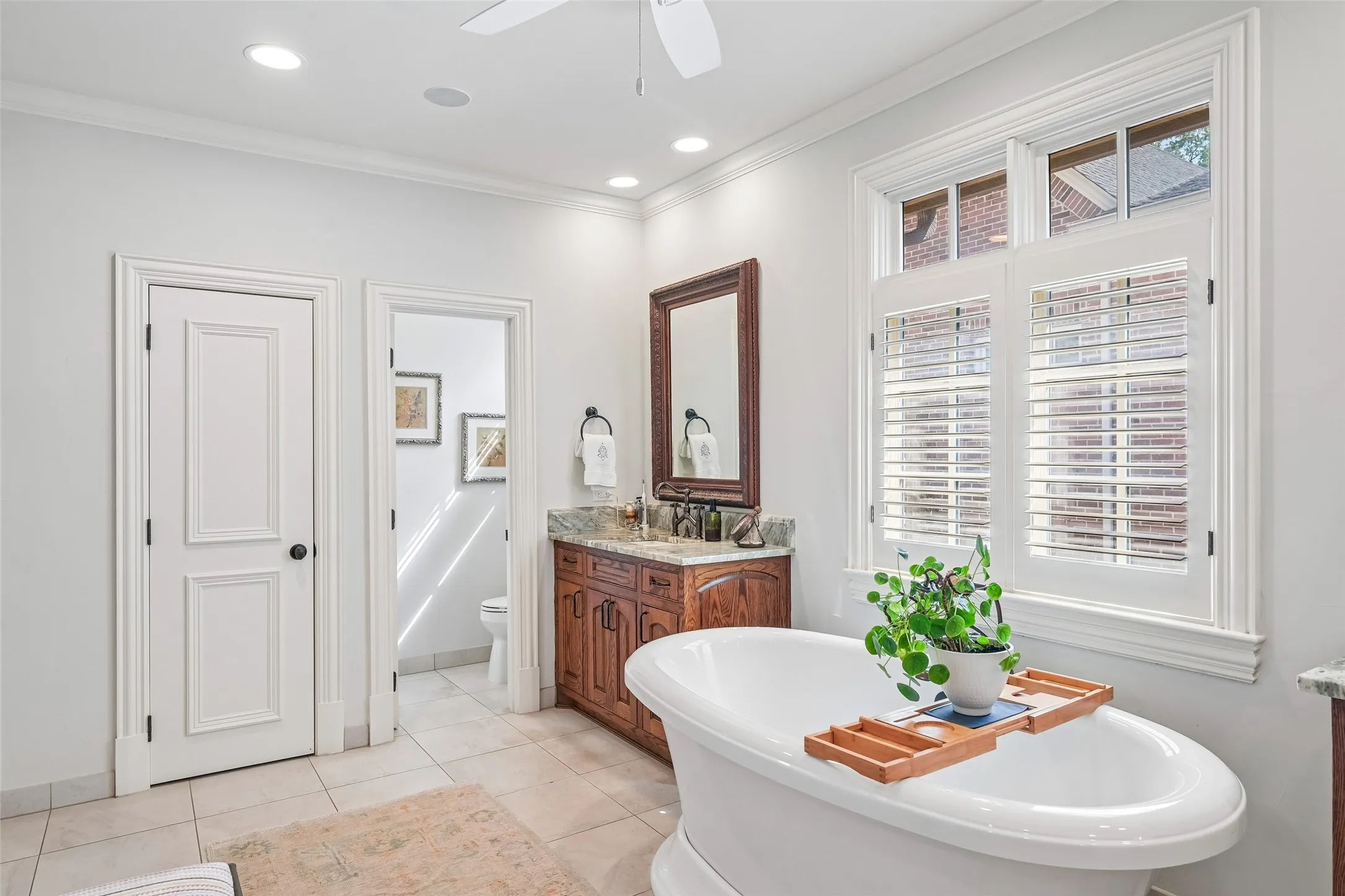 Single Family Residence For Sale in Dallas County , 3133 Purdue Avenue, University Park, Texas 75225, 5 Bedroom, 8 Bathroom, 2 Garage spaces, 6,376 Sqft, built in 2001, mls#21372986, Real Estate Agent in University Park, Homes For Sale in Dallas county, Homes For Sale in University Park, Realtor in University Park Texas, Real Estate Brokerage Independent Realty Texas, Luminita Cordes Realtor