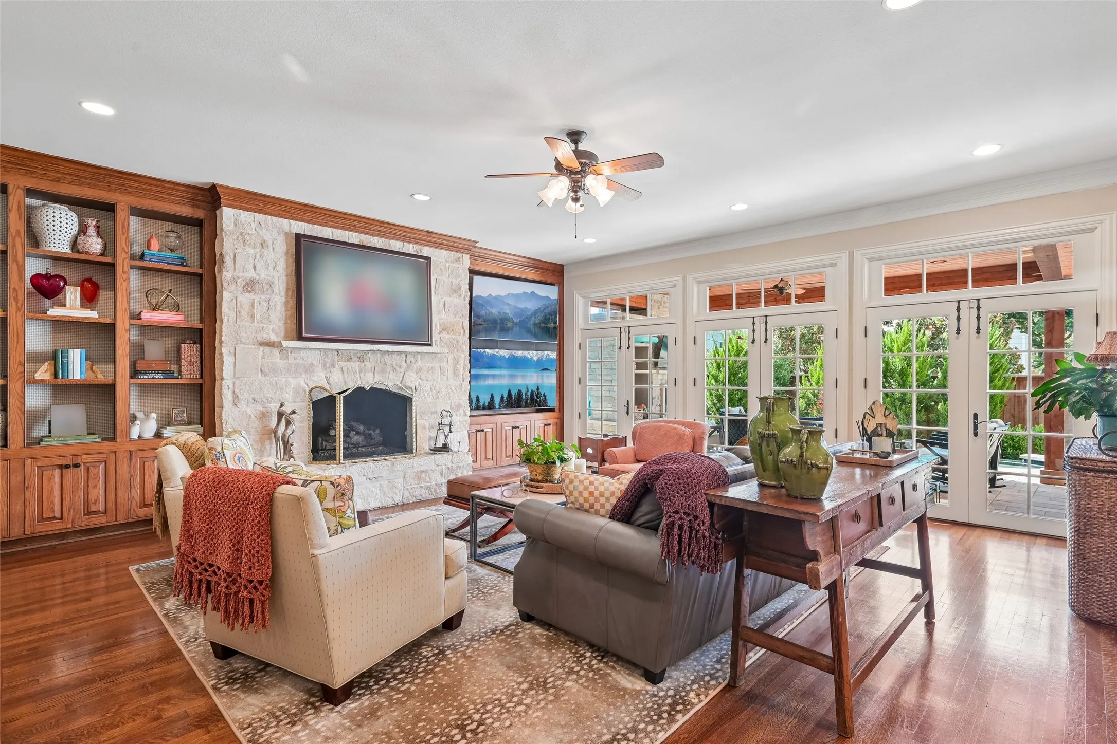 Single Family Residence For Sale in Dallas County , 3133 Purdue Avenue, University Park, Texas 75225, 5 Bedroom, 8 Bathroom, 2 Garage spaces, 6,376 Sqft, built in 2001, mls#21372986, Real Estate Agent in University Park, Homes For Sale in Dallas county, Homes For Sale in University Park, Realtor in University Park Texas, Real Estate Brokerage Independent Realty Texas, Luminita Cordes Realtor