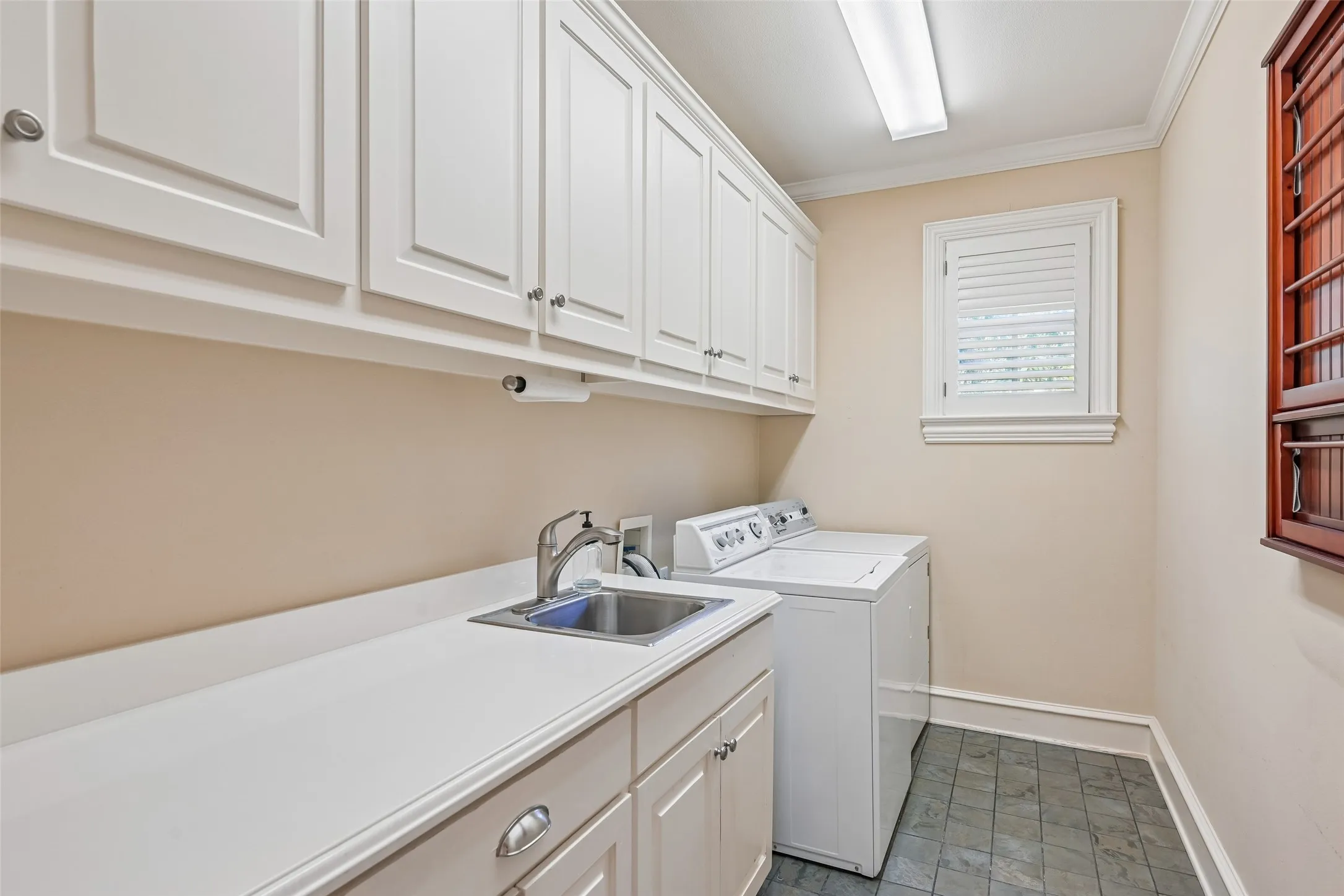Single Family Residence For Sale in Dallas County , 3133 Purdue Avenue, University Park, Texas 75225, 5 Bedroom, 8 Bathroom, 2 Garage spaces, 6,376 Sqft, built in 2001, mls#21372986, Real Estate Agent in University Park, Homes For Sale in Dallas county, Homes For Sale in University Park, Realtor in University Park Texas, Real Estate Brokerage Independent Realty Texas, Luminita Cordes Realtor
