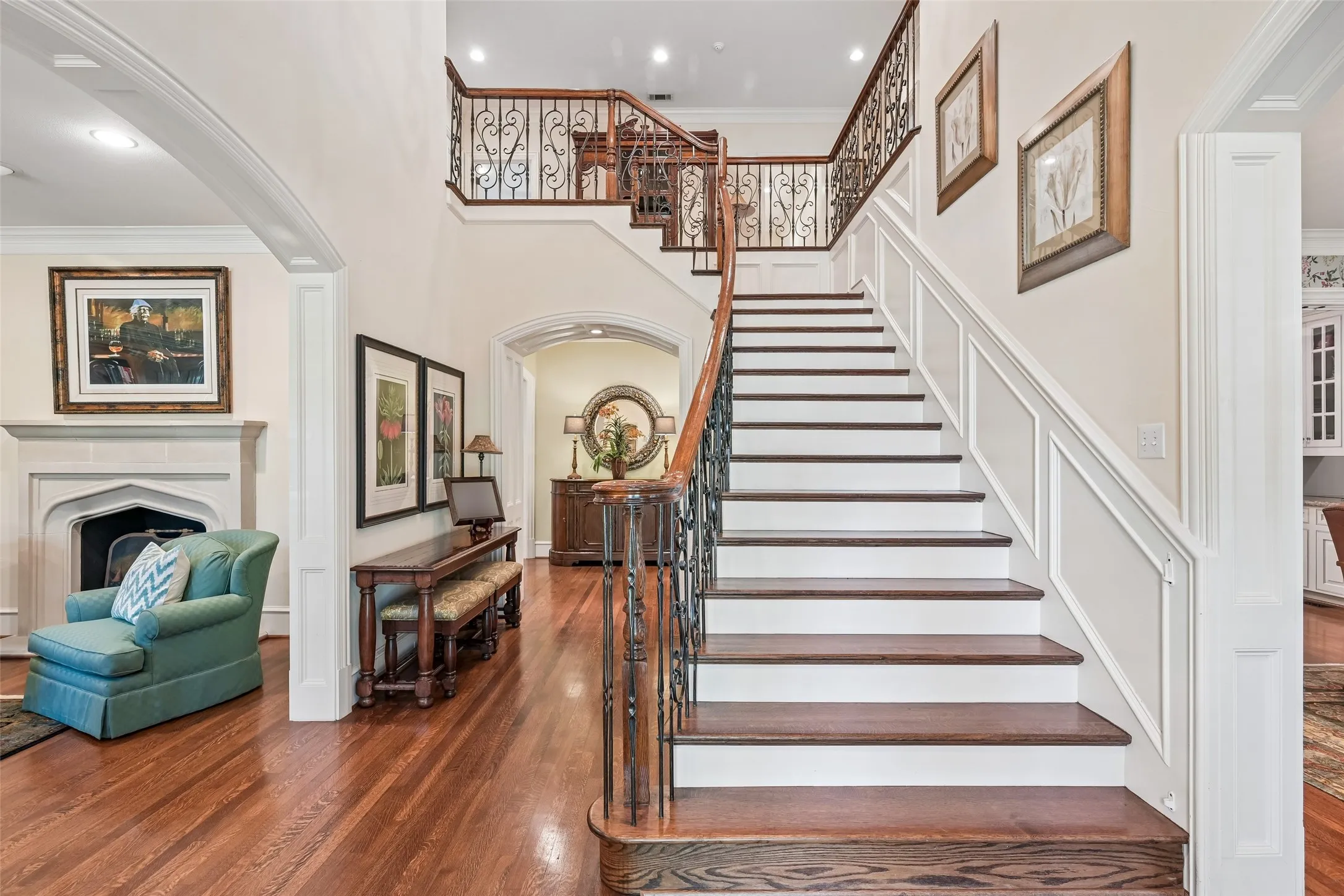 Single Family Residence For Sale in Dallas County , 3133 Purdue Avenue, University Park, Texas 75225, 5 Bedroom, 8 Bathroom, 2 Garage spaces, 6,376 Sqft, built in 2001, mls#21372986, Real Estate Agent in University Park, Homes For Sale in Dallas county, Homes For Sale in University Park, Realtor in University Park Texas, Real Estate Brokerage Independent Realty Texas, Luminita Cordes Realtor