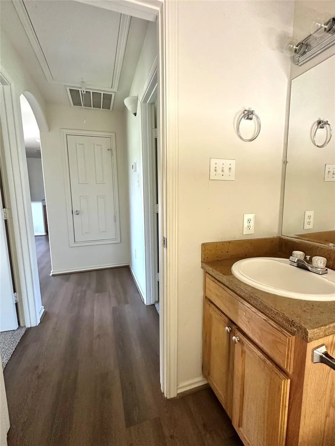 Apartment For Rent in Parker County , 130 Sunburst Court 132, Weatherford, Texas 76087, 3 Bedroom, 2 Bathroom, Garage spaces, 1,093 Sqft, built in 2009, mls#21350602, Real Estate Agent in Weatherford, Homes For Rent in Parker county, Homes For Rent in Weatherford, Realtor in Weatherford Texas, Real Estate Brokerage Independent Realty Texas, Luminita Cordes Realtor