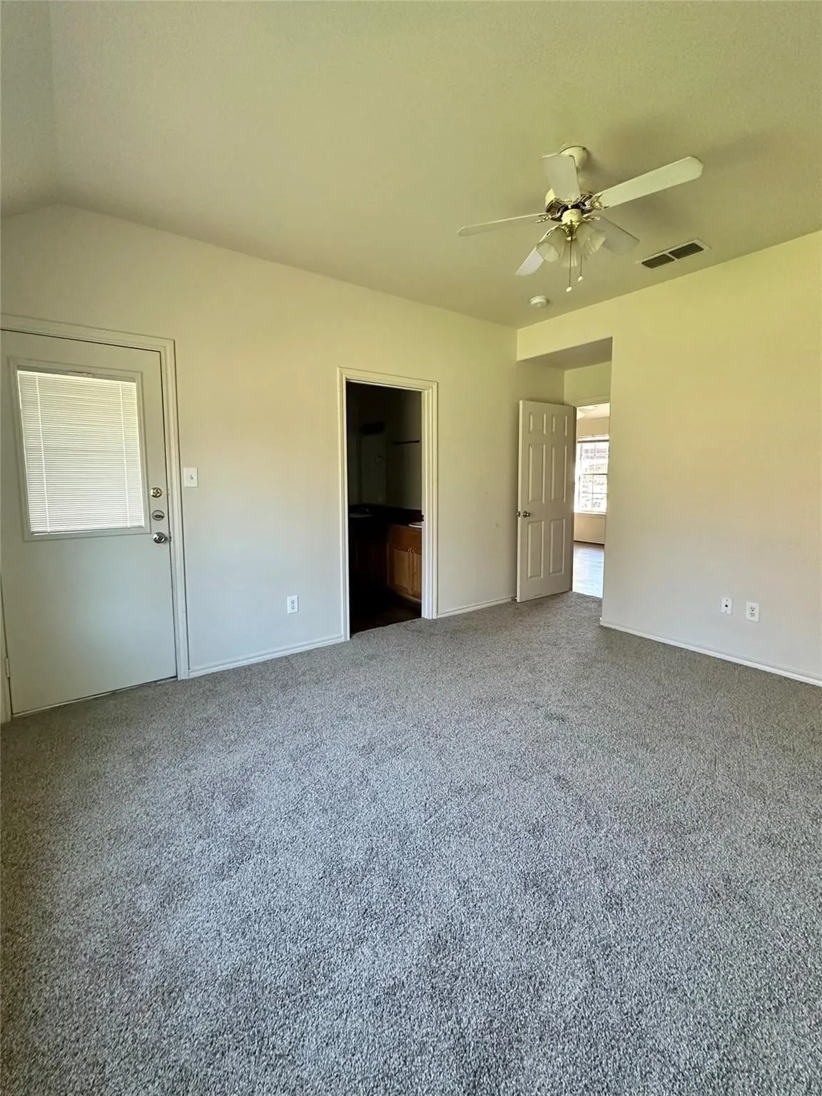 Apartment For Rent in Parker County , 130 Sunburst Court 132, Weatherford, Texas 76087, 3 Bedroom, 2 Bathroom, Garage spaces, 1,093 Sqft, built in 2009, mls#21350602, Real Estate Agent in Weatherford, Homes For Rent in Parker county, Homes For Rent in Weatherford, Realtor in Weatherford Texas, Real Estate Brokerage Independent Realty Texas, Luminita Cordes Realtor