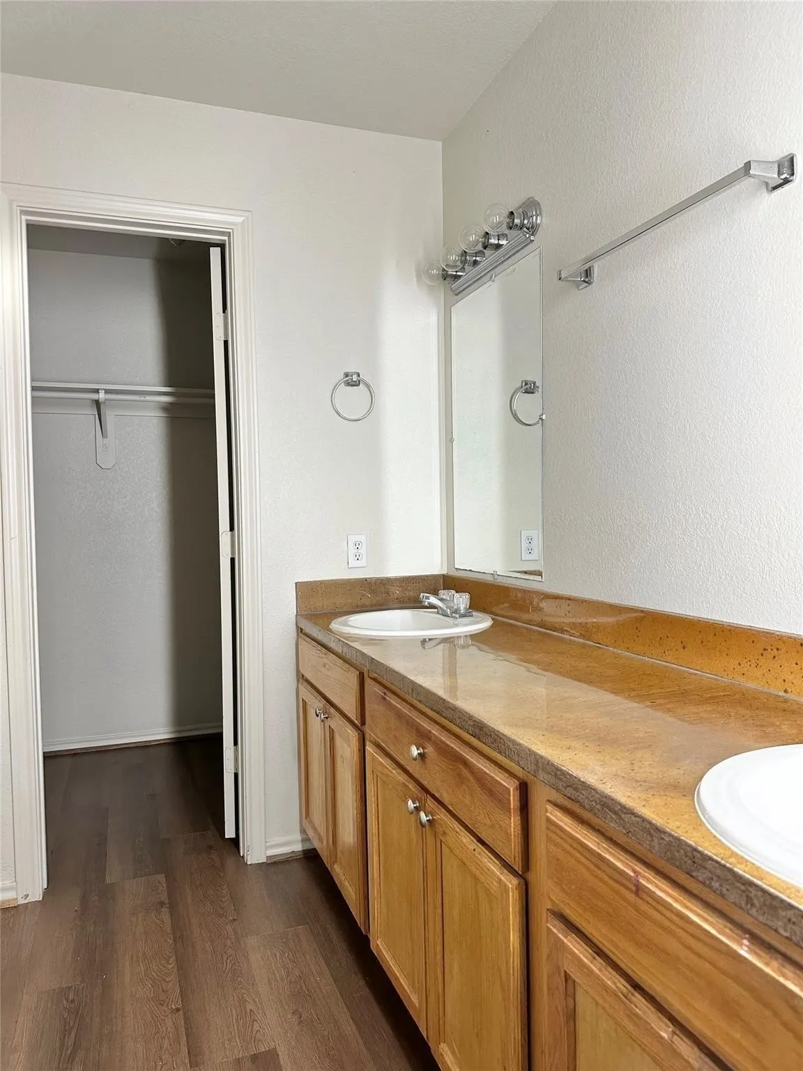 Apartment For Rent in Parker County , 130 Sunburst Court 132, Weatherford, Texas 76087, 3 Bedroom, 2 Bathroom, Garage spaces, 1,093 Sqft, built in 2009, mls#21350602, Real Estate Agent in Weatherford, Homes For Rent in Parker county, Homes For Rent in Weatherford, Realtor in Weatherford Texas, Real Estate Brokerage Independent Realty Texas, Luminita Cordes Realtor