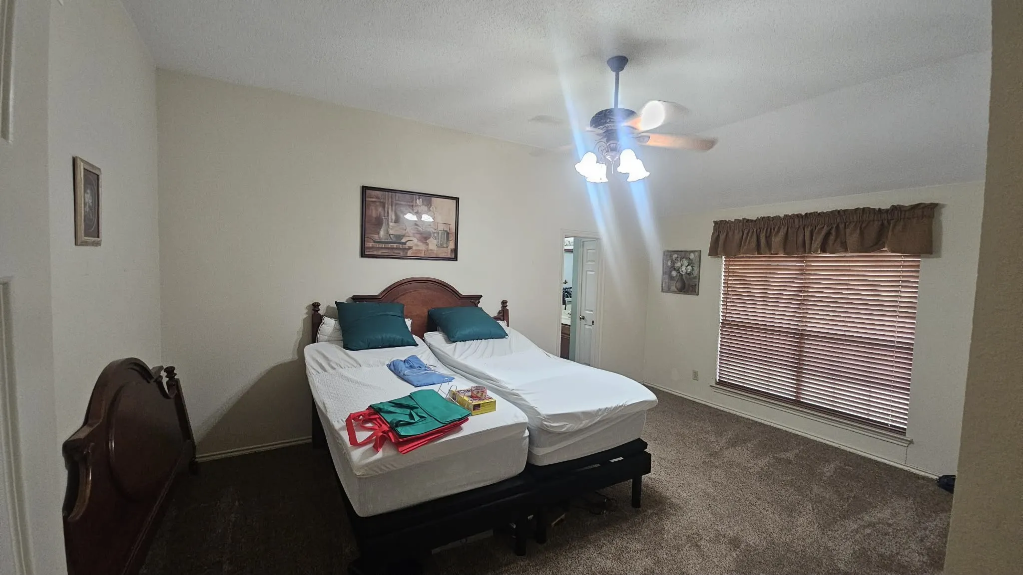 Single Family Residence For Sale in Tarrant County , 827 Quail Brook Drive, Arlington, Texas 76001, 3 Bedroom, 2 Bathroom, 2 Garage spaces, 1,800 Sqft, built in 1988, mls#21376208, Real Estate Agent in Arlington, Homes For Sale in Tarrant county, Homes For Sale in Arlington, Realtor in Arlington Texas, Real Estate Brokerage Independent Realty Texas, Luminita Cordes Realtor
