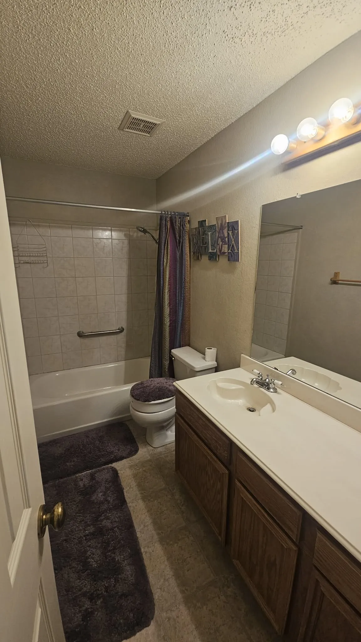 Single Family Residence For Sale in Tarrant County , 827 Quail Brook Drive, Arlington, Texas 76001, 3 Bedroom, 2 Bathroom, 2 Garage spaces, 1,800 Sqft, built in 1988, mls#21376208, Real Estate Agent in Arlington, Homes For Sale in Tarrant county, Homes For Sale in Arlington, Realtor in Arlington Texas, Real Estate Brokerage Independent Realty Texas, Luminita Cordes Realtor