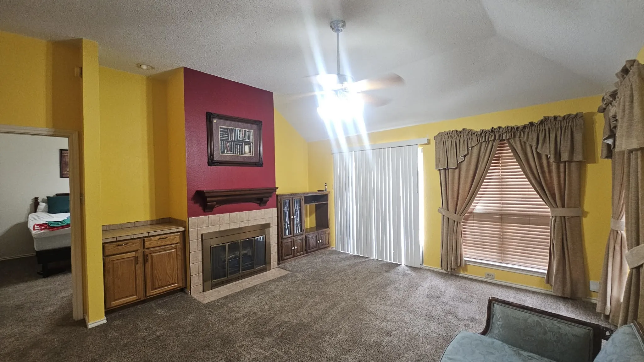 Single Family Residence For Sale in Tarrant County , 827 Quail Brook Drive, Arlington, Texas 76001, 3 Bedroom, 2 Bathroom, 2 Garage spaces, 1,800 Sqft, built in 1988, mls#21376208, Real Estate Agent in Arlington, Homes For Sale in Tarrant county, Homes For Sale in Arlington, Realtor in Arlington Texas, Real Estate Brokerage Independent Realty Texas, Luminita Cordes Realtor