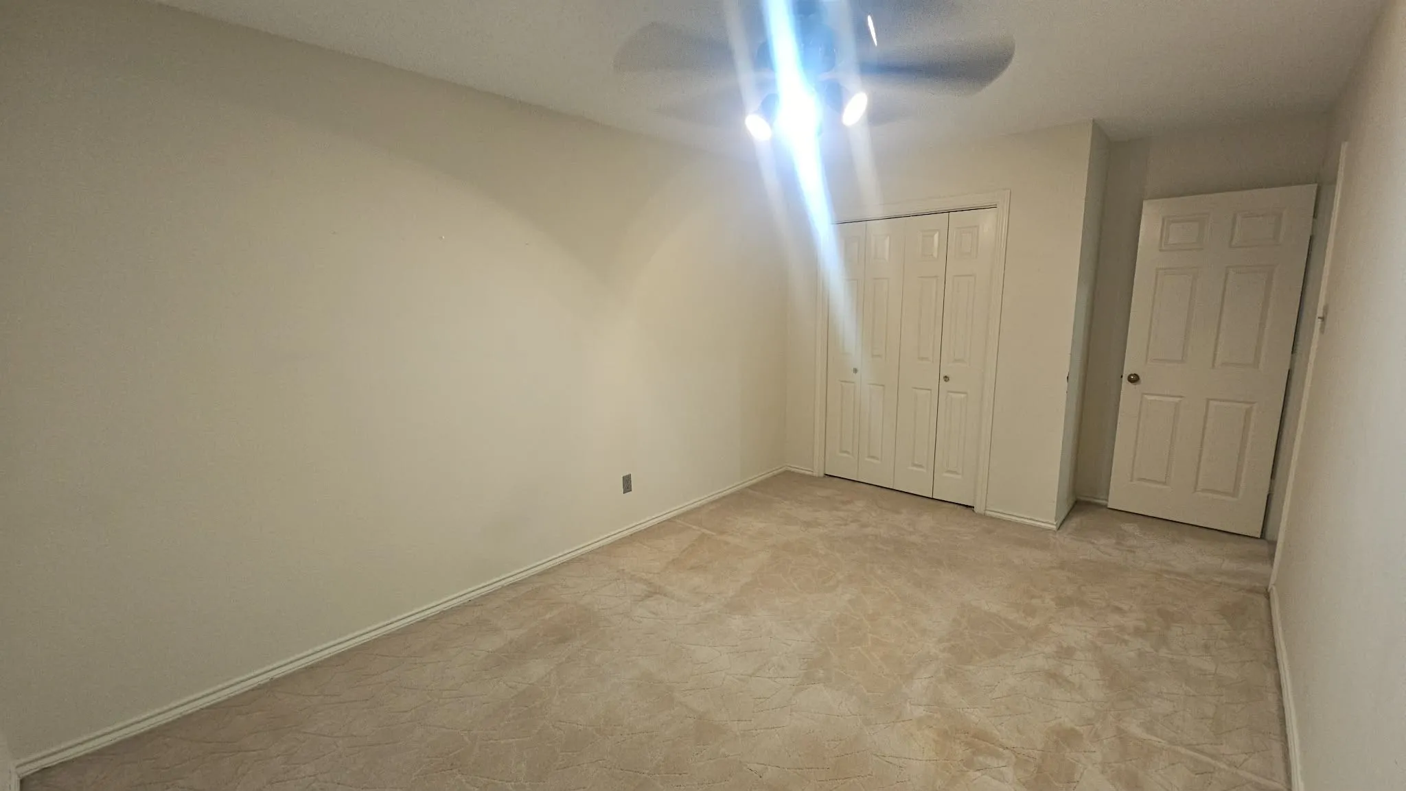 Single Family Residence For Sale in Tarrant County , 827 Quail Brook Drive, Arlington, Texas 76001, 3 Bedroom, 2 Bathroom, 2 Garage spaces, 1,800 Sqft, built in 1988, mls#21376208, Real Estate Agent in Arlington, Homes For Sale in Tarrant county, Homes For Sale in Arlington, Realtor in Arlington Texas, Real Estate Brokerage Independent Realty Texas, Luminita Cordes Realtor