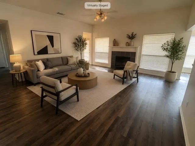 Single Family Residence For Rent in Johnson County , 1024 Carlin Lane, Burleson, Texas 76028, 4 Bedroom, 2 Bathroom, 2 Garage spaces, 1,664 Sqft, built in 2003, mls#21376262, Real Estate Agent in Burleson, Homes For Rent in Johnson county, Homes For Rent in Burleson, Realtor in Burleson Texas, Real Estate Brokerage Independent Realty Texas, Luminita Cordes Realtor