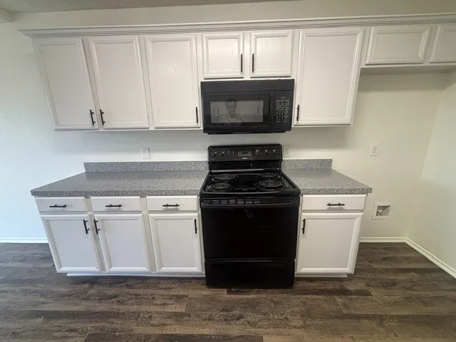 Single Family Residence For Rent in Johnson County , 1024 Carlin Lane, Burleson, Texas 76028, 4 Bedroom, 2 Bathroom, 2 Garage spaces, 1,664 Sqft, built in 2003, mls#21376262, Real Estate Agent in Burleson, Homes For Rent in Johnson county, Homes For Rent in Burleson, Realtor in Burleson Texas, Real Estate Brokerage Independent Realty Texas, Luminita Cordes Realtor
