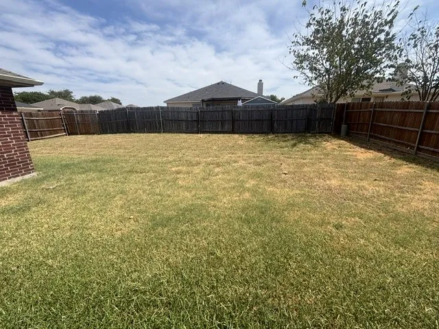 Single Family Residence For Rent in Johnson County , 1024 Carlin Lane, Burleson, Texas 76028, 4 Bedroom, 2 Bathroom, 2 Garage spaces, 1,664 Sqft, built in 2003, mls#21376262, Real Estate Agent in Burleson, Homes For Rent in Johnson county, Homes For Rent in Burleson, Realtor in Burleson Texas, Real Estate Brokerage Independent Realty Texas, Luminita Cordes Realtor