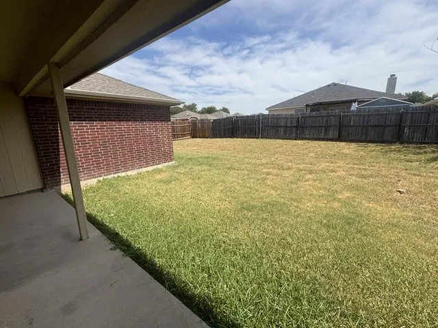 Single Family Residence For Rent in Johnson County , 1024 Carlin Lane, Burleson, Texas 76028, 4 Bedroom, 2 Bathroom, 2 Garage spaces, 1,664 Sqft, built in 2003, mls#21376262, Real Estate Agent in Burleson, Homes For Rent in Johnson county, Homes For Rent in Burleson, Realtor in Burleson Texas, Real Estate Brokerage Independent Realty Texas, Luminita Cordes Realtor