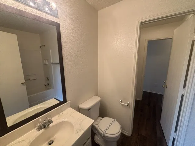 Single Family Residence For Rent in Johnson County , 1024 Carlin Lane, Burleson, Texas 76028, 4 Bedroom, 2 Bathroom, 2 Garage spaces, 1,664 Sqft, built in 2003, mls#21376262, Real Estate Agent in Burleson, Homes For Rent in Johnson county, Homes For Rent in Burleson, Realtor in Burleson Texas, Real Estate Brokerage Independent Realty Texas, Luminita Cordes Realtor
