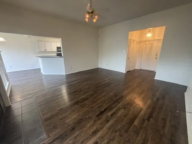 Single Family Residence For Rent in Johnson County , 1024 Carlin Lane, Burleson, Texas 76028, 4 Bedroom, 2 Bathroom, 2 Garage spaces, 1,664 Sqft, built in 2003, mls#21376262, Real Estate Agent in Burleson, Homes For Rent in Johnson county, Homes For Rent in Burleson, Realtor in Burleson Texas, Real Estate Brokerage Independent Realty Texas, Luminita Cordes Realtor