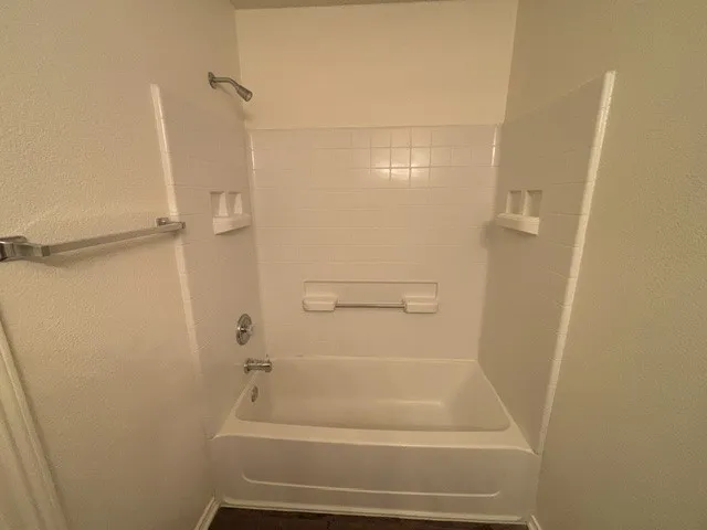 Single Family Residence For Rent in Johnson County , 1024 Carlin Lane, Burleson, Texas 76028, 4 Bedroom, 2 Bathroom, 2 Garage spaces, 1,664 Sqft, built in 2003, mls#21376262, Real Estate Agent in Burleson, Homes For Rent in Johnson county, Homes For Rent in Burleson, Realtor in Burleson Texas, Real Estate Brokerage Independent Realty Texas, Luminita Cordes Realtor
