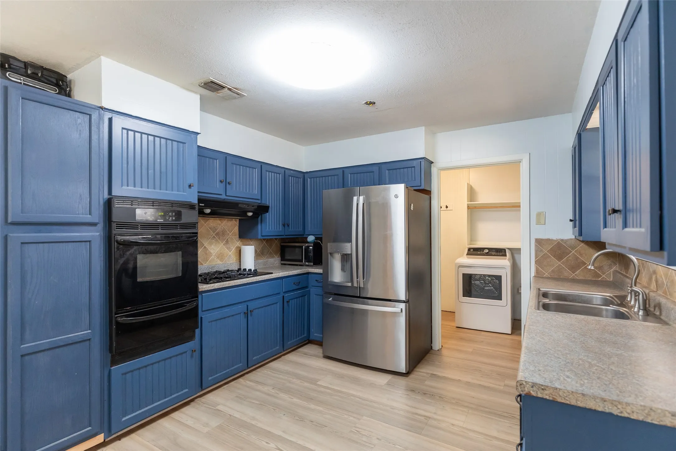 Single Family Residence For Sale in Taylor County , 5310 Alamo Drive, Abilene, Texas 79605, 3 Bedroom, 2 Bathroom, 2 Garage spaces, 1,187 Sqft, built in 1971, mls#21374709, Real Estate Agent in Abilene, Homes For Sale in Taylor county, Homes For Sale in Abilene, Realtor in Abilene Texas, Real Estate Brokerage Independent Realty Texas, Luminita Cordes Realtor