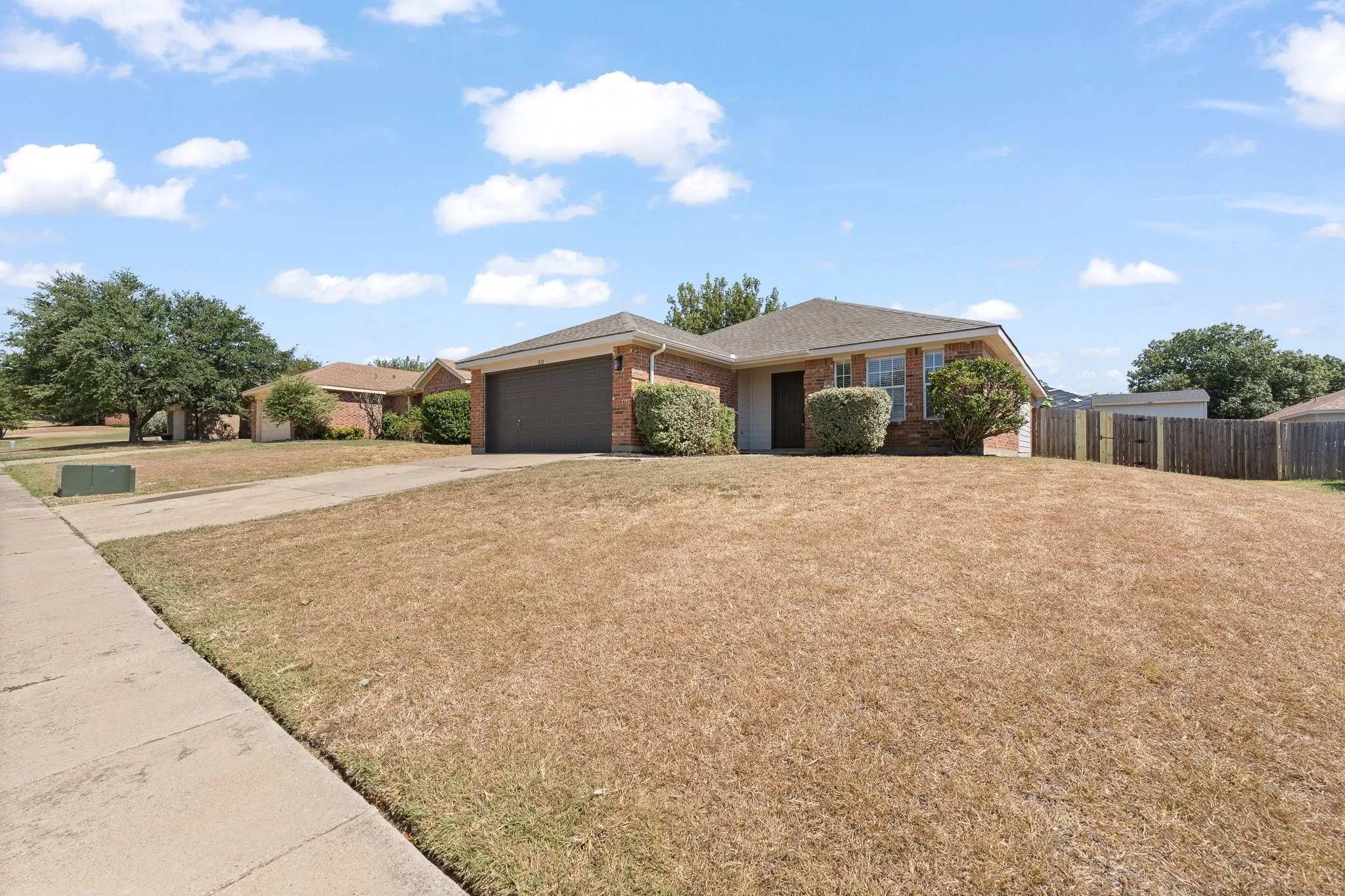 Single Family Residence For Sale in Johnson County , 832 Beaver Creek Drive, Burleson, Texas 76028, 3 Bedroom, 2 Bathroom, 2 Garage spaces, 1,617 Sqft, built in 2000, mls#21375231, Real Estate Agent in Burleson, Homes For Sale in Johnson county, Homes For Sale in Burleson, Realtor in Burleson Texas, Real Estate Brokerage Independent Realty Texas, Luminita Cordes Realtor