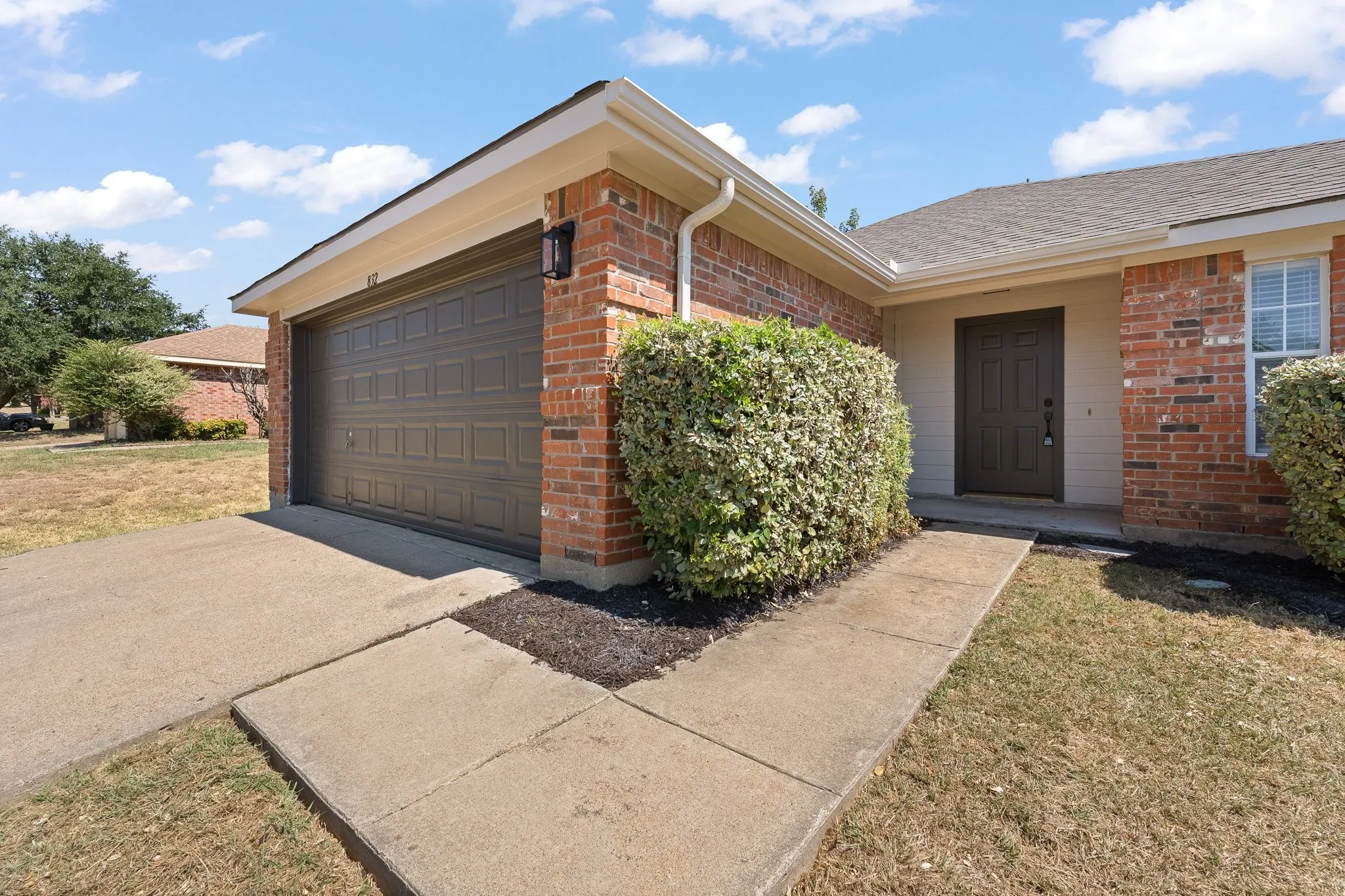Single Family Residence For Sale in Johnson County , 832 Beaver Creek Drive, Burleson, Texas 76028, 3 Bedroom, 2 Bathroom, 2 Garage spaces, 1,617 Sqft, built in 2000, mls#21375231, Real Estate Agent in Burleson, Homes For Sale in Johnson county, Homes For Sale in Burleson, Realtor in Burleson Texas, Real Estate Brokerage Independent Realty Texas, Luminita Cordes Realtor