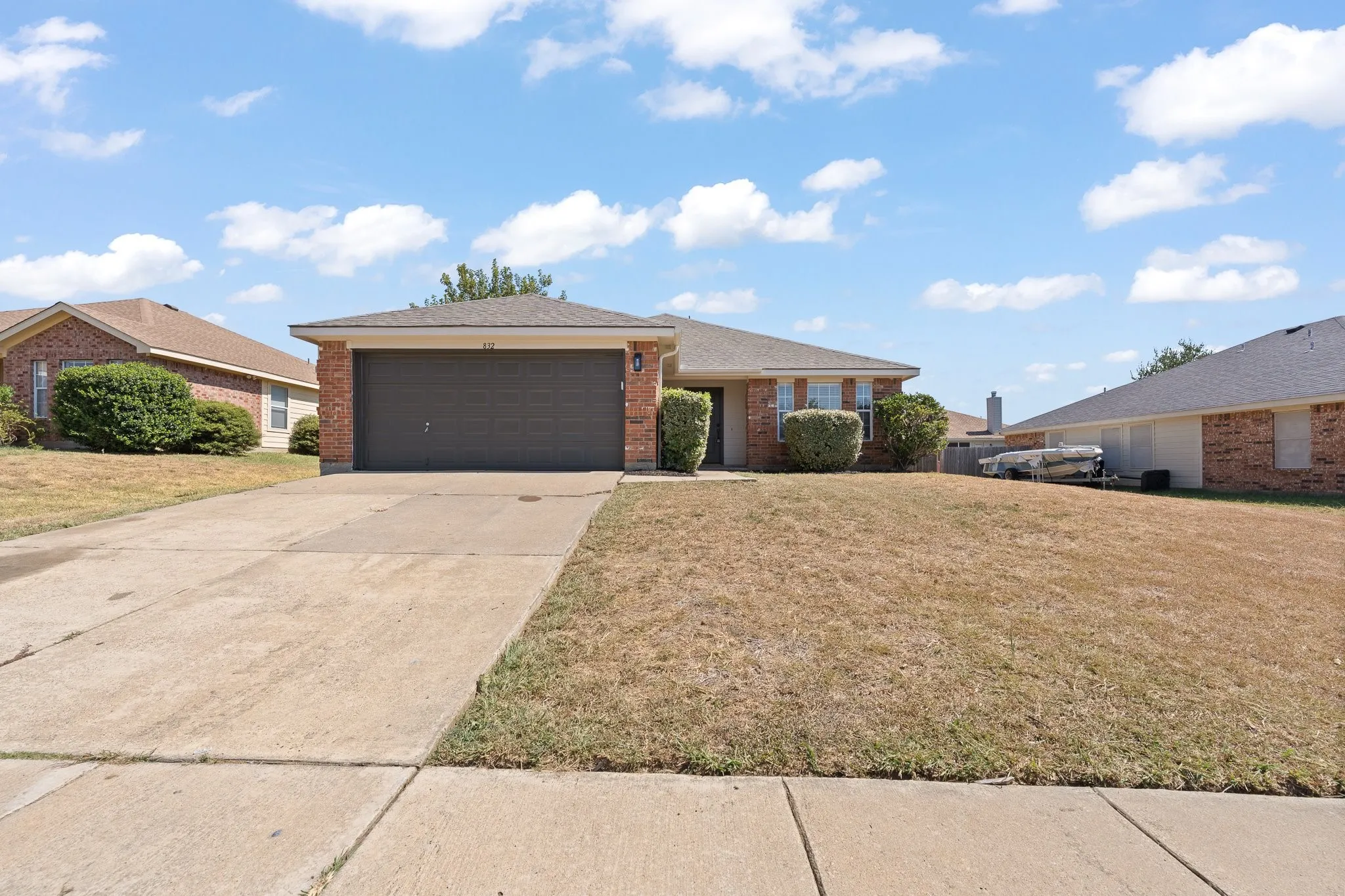 Single Family Residence For Sale in Johnson County , 832 Beaver Creek Drive, Burleson, Texas 76028, 3 Bedroom, 2 Bathroom, 2 Garage spaces, 1,617 Sqft, built in 2000, mls#21375231, Real Estate Agent in Burleson, Homes For Sale in Johnson county, Homes For Sale in Burleson, Realtor in Burleson Texas, Real Estate Brokerage Independent Realty Texas, Luminita Cordes Realtor