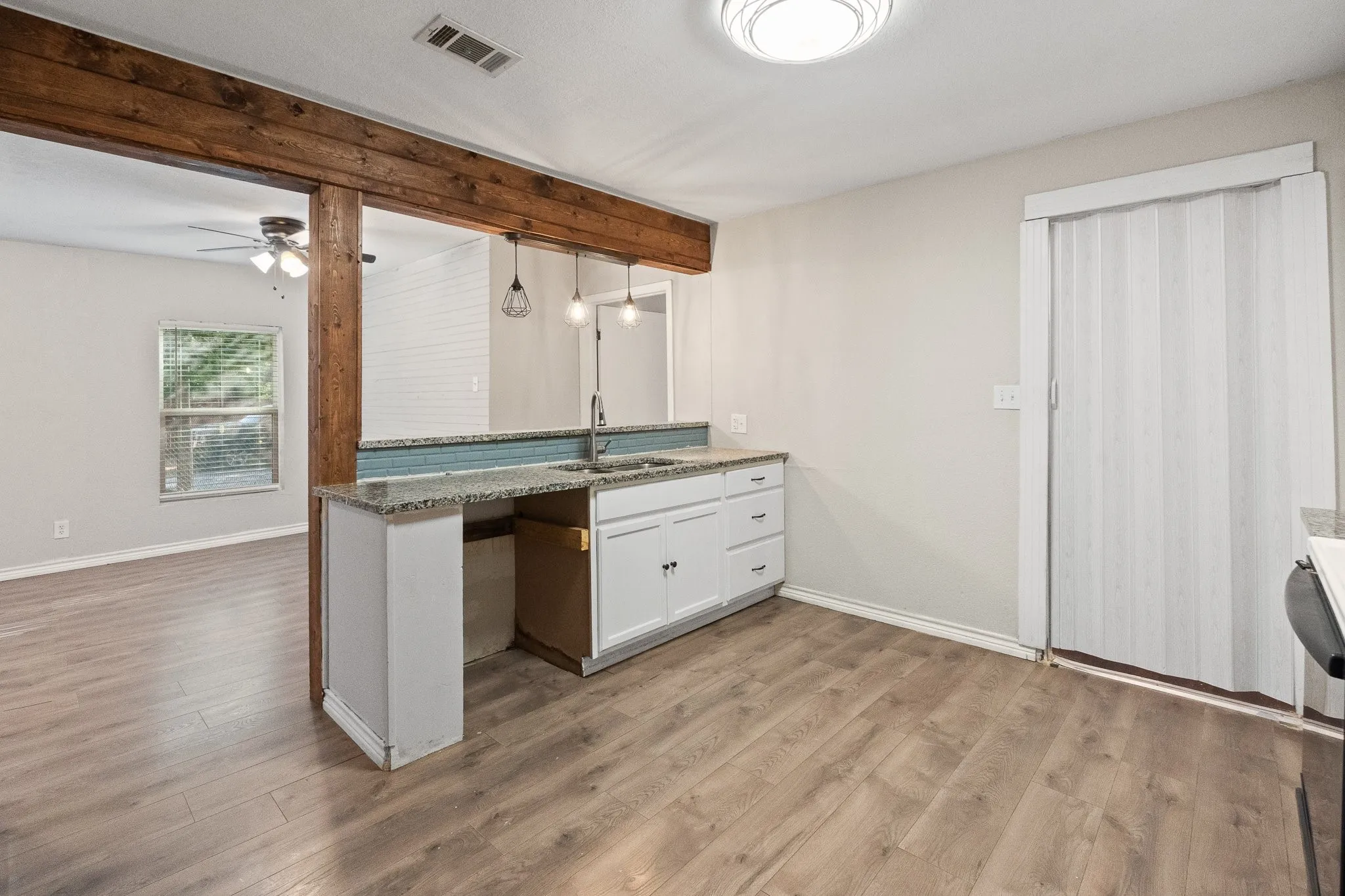 Single Family Residence For Sale in Johnson County , 1130 Alvarado Street, Cleburne, Texas 76031, 4 Bedroom, 2 Bathroom, Garage spaces, 1,387 Sqft, built in 1940, mls#21376252, Real Estate Agent in Cleburne, Homes For Sale in Johnson county, Homes For Sale in Cleburne, Realtor in Cleburne Texas, Real Estate Brokerage Independent Realty Texas, Luminita Cordes Realtor