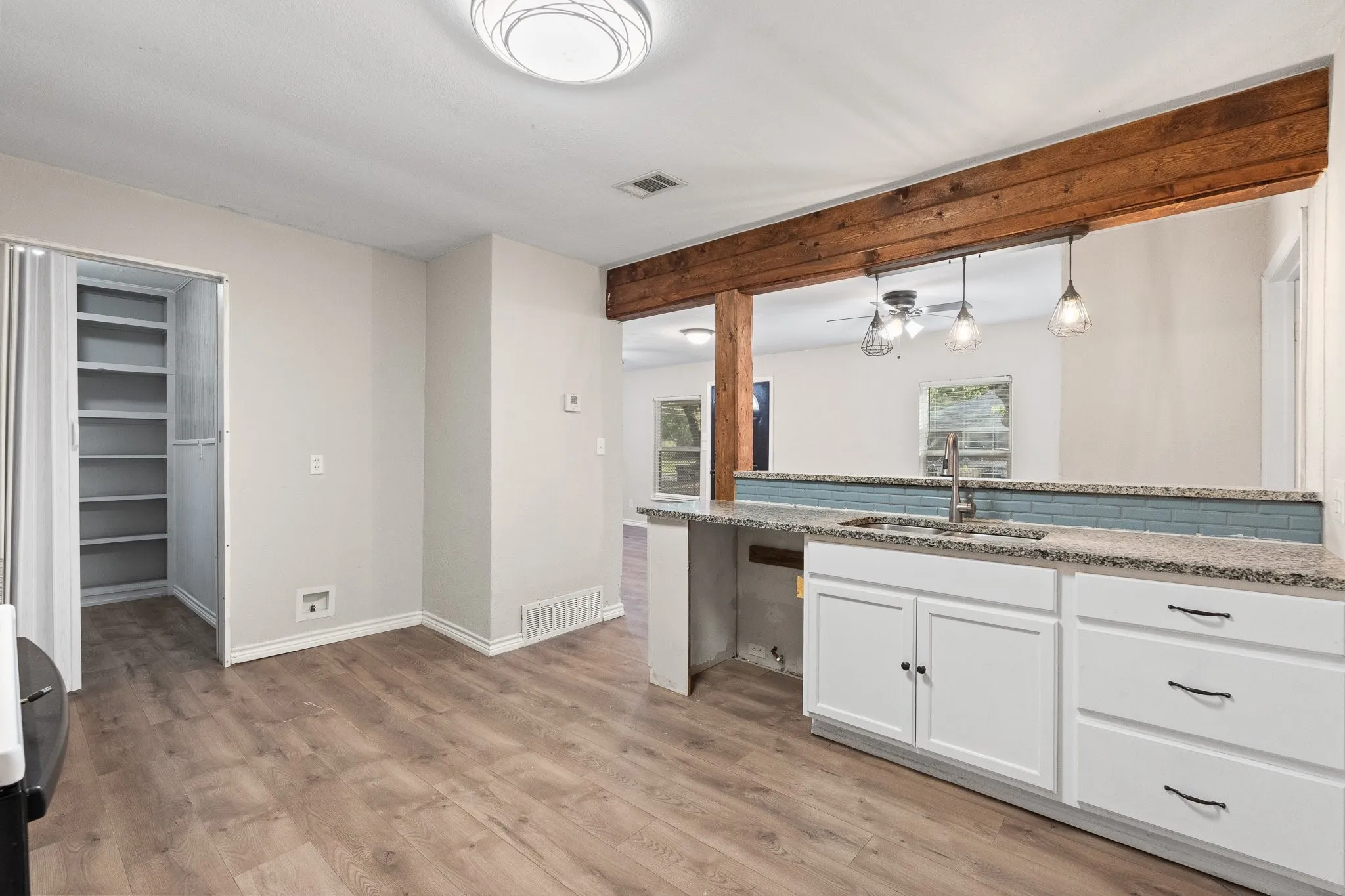 Single Family Residence For Sale in Johnson County , 1130 Alvarado Street, Cleburne, Texas 76031, 4 Bedroom, 2 Bathroom, Garage spaces, 1,387 Sqft, built in 1940, mls#21376252, Real Estate Agent in Cleburne, Homes For Sale in Johnson county, Homes For Sale in Cleburne, Realtor in Cleburne Texas, Real Estate Brokerage Independent Realty Texas, Luminita Cordes Realtor