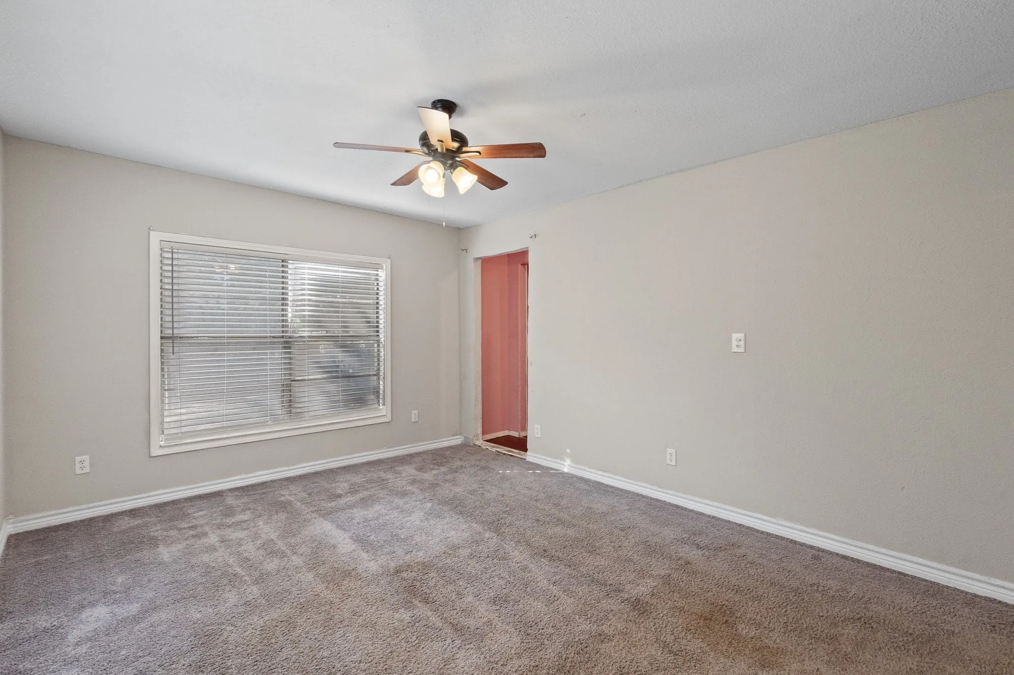 Single Family Residence For Sale in Johnson County , 1130 Alvarado Street, Cleburne, Texas 76031, 4 Bedroom, 2 Bathroom, Garage spaces, 1,387 Sqft, built in 1940, mls#21376252, Real Estate Agent in Cleburne, Homes For Sale in Johnson county, Homes For Sale in Cleburne, Realtor in Cleburne Texas, Real Estate Brokerage Independent Realty Texas, Luminita Cordes Realtor