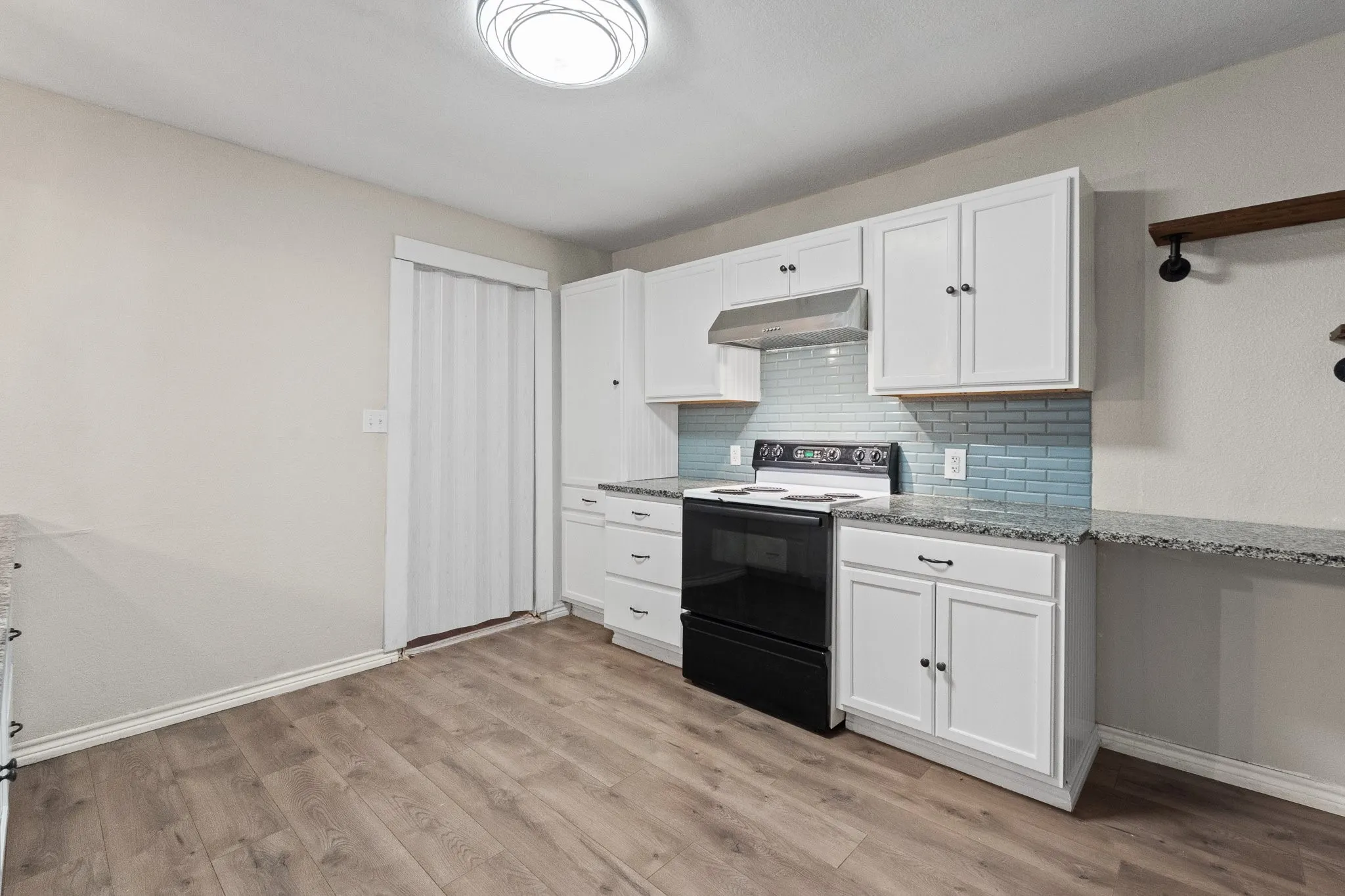 Single Family Residence For Sale in Johnson County , 1130 Alvarado Street, Cleburne, Texas 76031, 4 Bedroom, 2 Bathroom, Garage spaces, 1,387 Sqft, built in 1940, mls#21376252, Real Estate Agent in Cleburne, Homes For Sale in Johnson county, Homes For Sale in Cleburne, Realtor in Cleburne Texas, Real Estate Brokerage Independent Realty Texas, Luminita Cordes Realtor