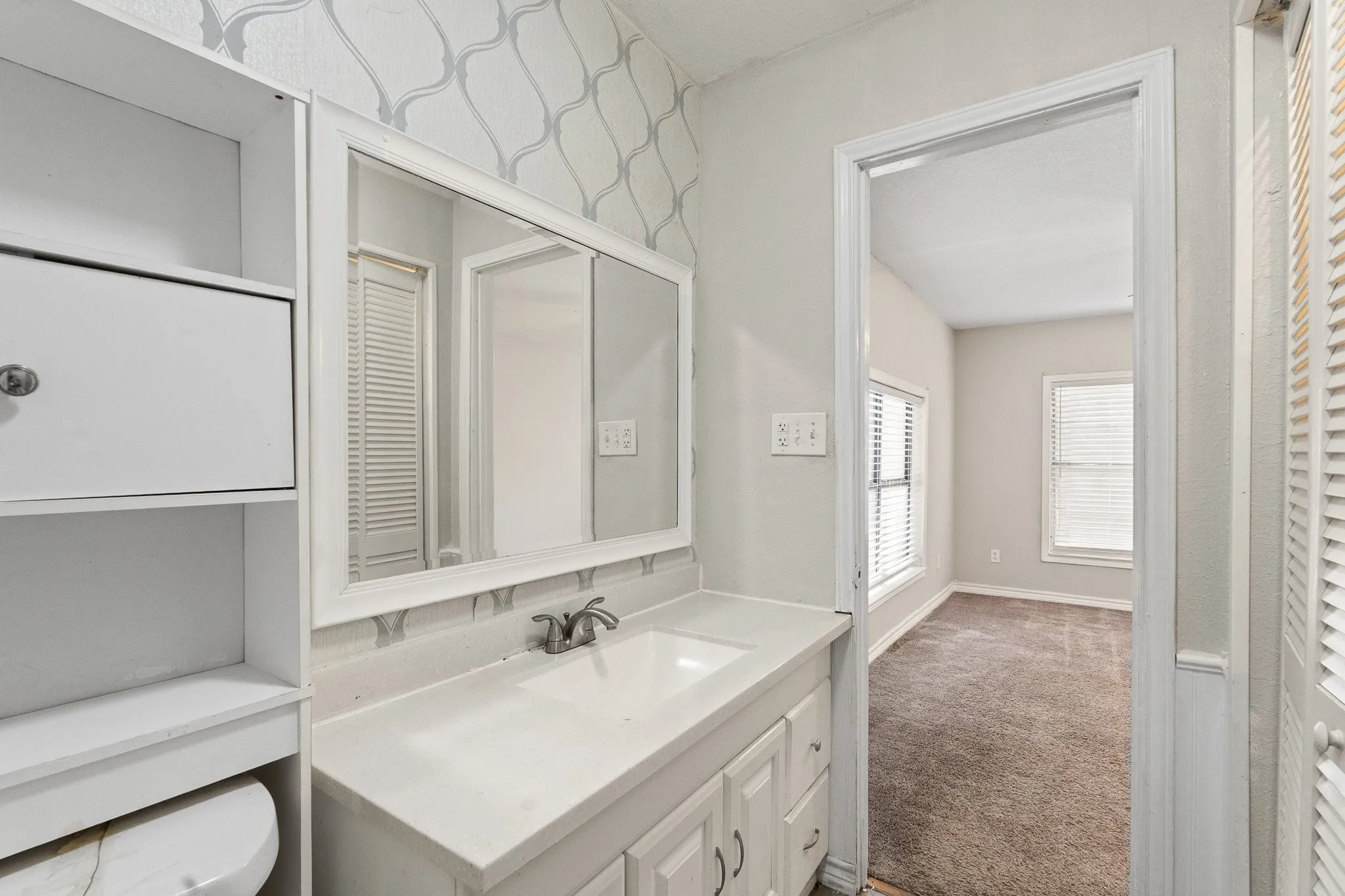 Single Family Residence For Sale in Johnson County , 1130 Alvarado Street, Cleburne, Texas 76031, 4 Bedroom, 2 Bathroom, Garage spaces, 1,387 Sqft, built in 1940, mls#21376252, Real Estate Agent in Cleburne, Homes For Sale in Johnson county, Homes For Sale in Cleburne, Realtor in Cleburne Texas, Real Estate Brokerage Independent Realty Texas, Luminita Cordes Realtor