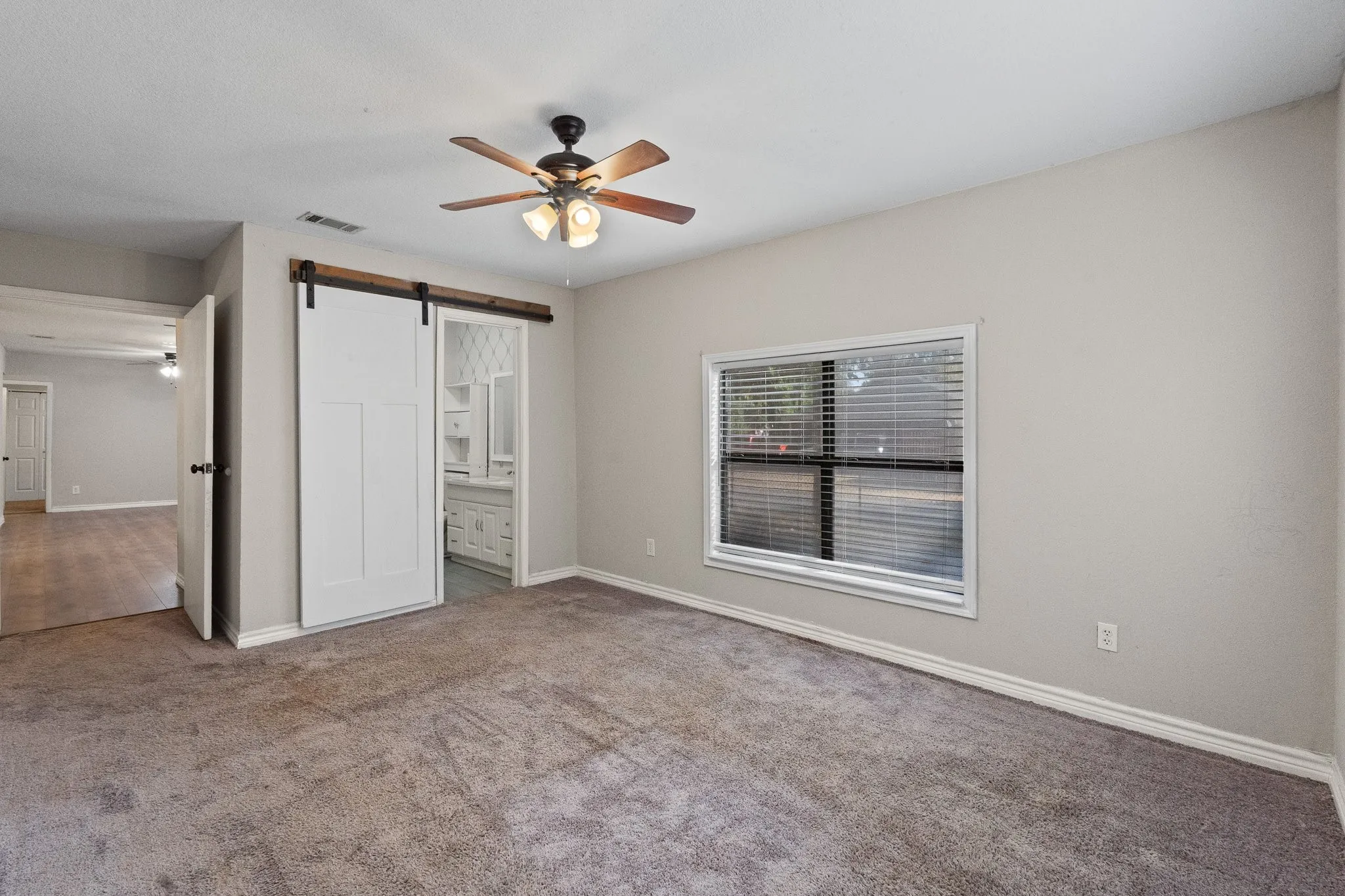 Single Family Residence For Sale in Johnson County , 1130 Alvarado Street, Cleburne, Texas 76031, 4 Bedroom, 2 Bathroom, Garage spaces, 1,387 Sqft, built in 1940, mls#21376252, Real Estate Agent in Cleburne, Homes For Sale in Johnson county, Homes For Sale in Cleburne, Realtor in Cleburne Texas, Real Estate Brokerage Independent Realty Texas, Luminita Cordes Realtor
