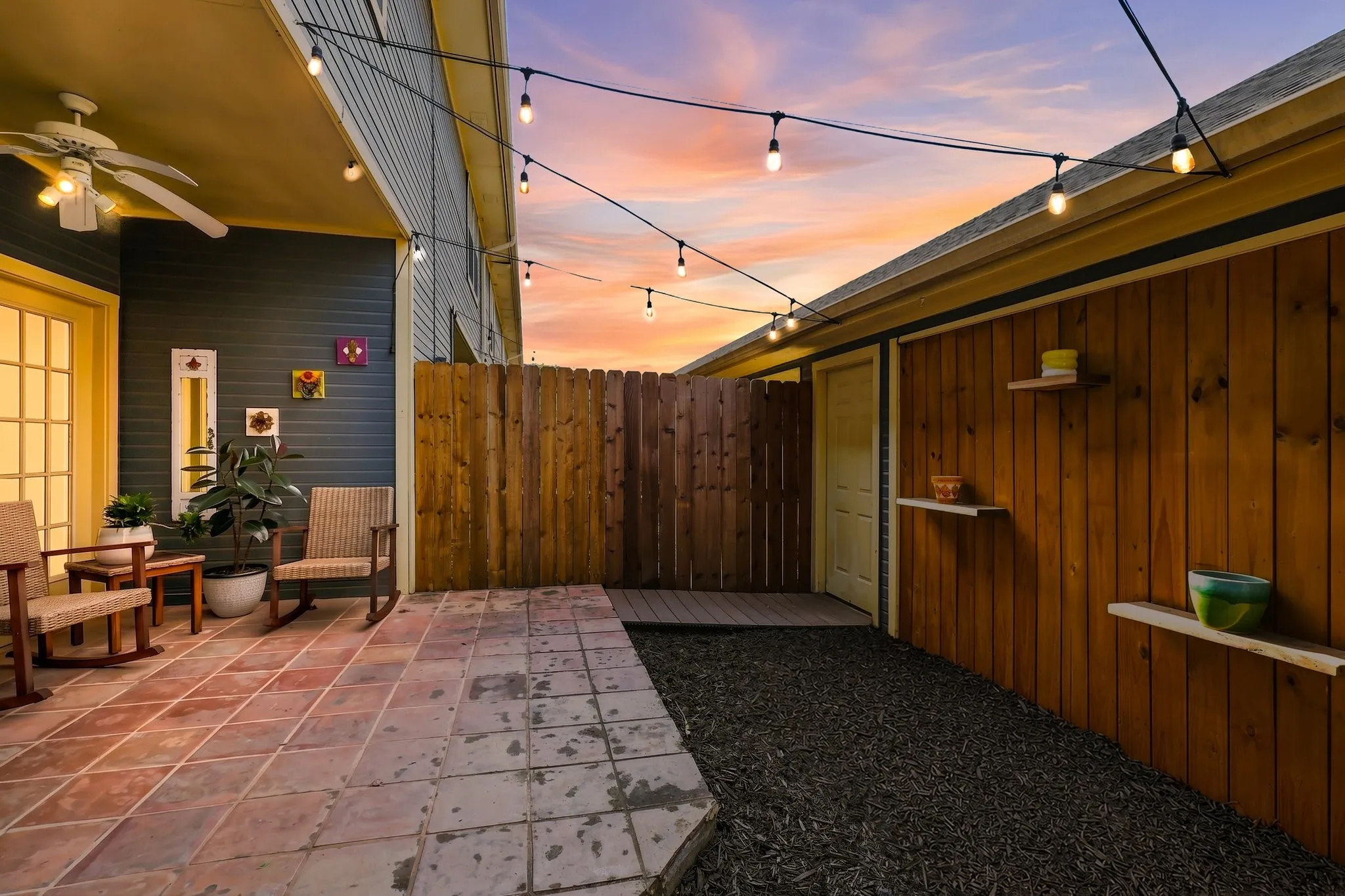 Townhouse For Sale in Denton County , 136 Cobblestone Row, Denton, Texas 76207, 2 Bedroom, 3 Bathroom, 2 Garage spaces, 1,406 Sqft, built in 1985, mls#21373546, Real Estate Agent in Denton, Homes For Sale in Denton county, Homes For Sale in Denton, Realtor in Denton Texas, Real Estate Brokerage Independent Realty Texas, Luminita Cordes Realtor