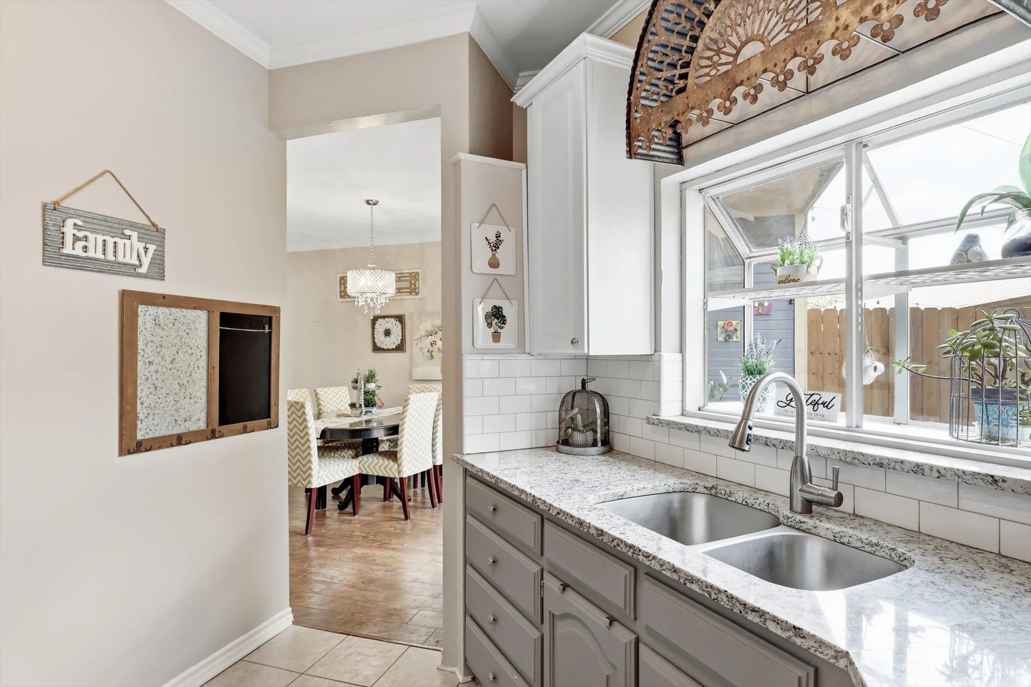 Townhouse For Sale in Denton County , 136 Cobblestone Row, Denton, Texas 76207, 2 Bedroom, 3 Bathroom, 2 Garage spaces, 1,406 Sqft, built in 1985, mls#21373546, Real Estate Agent in Denton, Homes For Sale in Denton county, Homes For Sale in Denton, Realtor in Denton Texas, Real Estate Brokerage Independent Realty Texas, Luminita Cordes Realtor