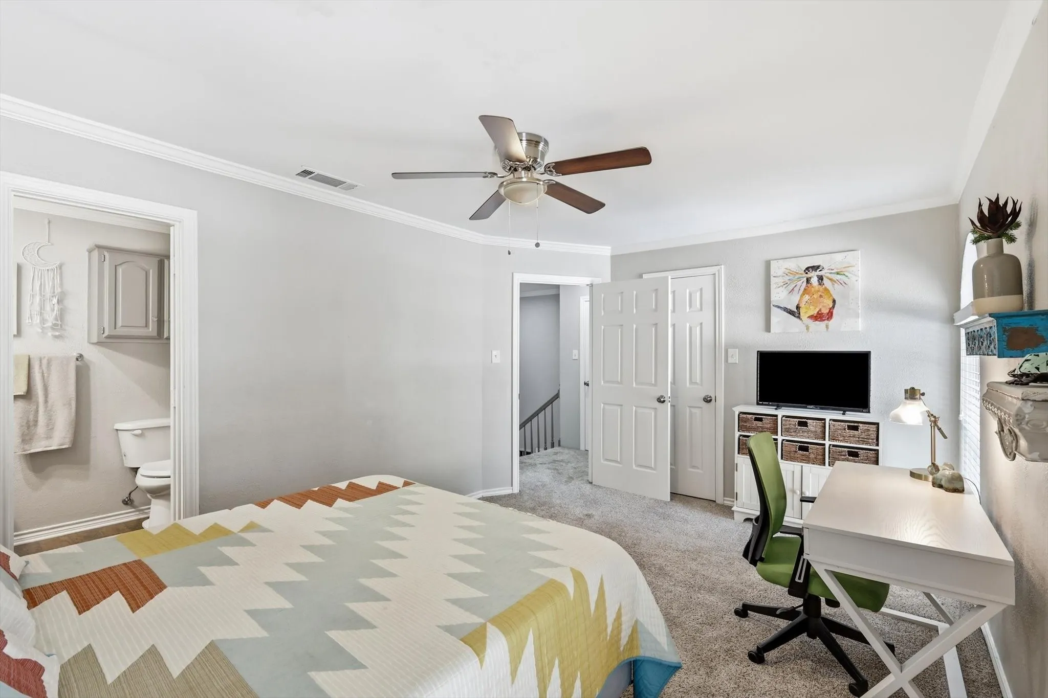 Townhouse For Sale in Denton County , 136 Cobblestone Row, Denton, Texas 76207, 2 Bedroom, 3 Bathroom, 2 Garage spaces, 1,406 Sqft, built in 1985, mls#21373546, Real Estate Agent in Denton, Homes For Sale in Denton county, Homes For Sale in Denton, Realtor in Denton Texas, Real Estate Brokerage Independent Realty Texas, Luminita Cordes Realtor