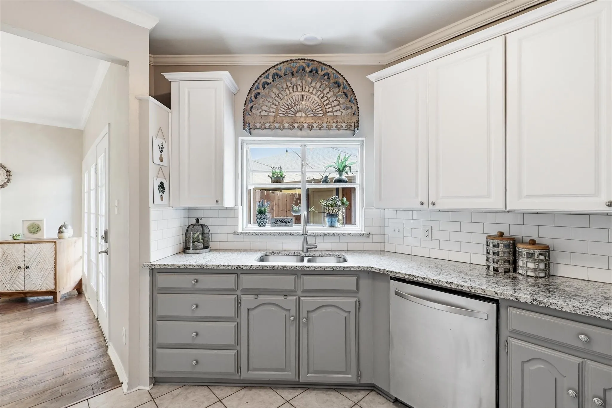 Townhouse For Sale in Denton County , 136 Cobblestone Row, Denton, Texas 76207, 2 Bedroom, 3 Bathroom, 2 Garage spaces, 1,406 Sqft, built in 1985, mls#21373546, Real Estate Agent in Denton, Homes For Sale in Denton county, Homes For Sale in Denton, Realtor in Denton Texas, Real Estate Brokerage Independent Realty Texas, Luminita Cordes Realtor