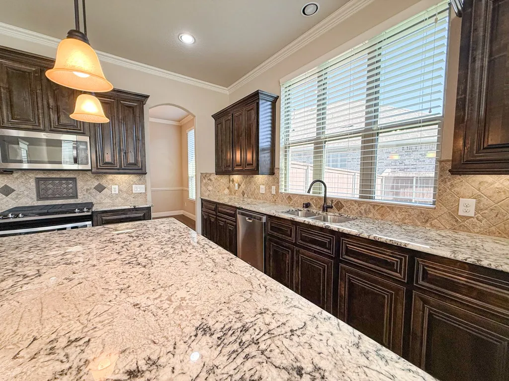 Single Family Residence For Rent in Denton County , 2100 Grant Park Way, Prosper, Texas 75078, 3 Bedroom, 2 Bathroom, 2 Garage spaces, 1,905 Sqft, built in 2017, mls#21375159, Real Estate Agent in Prosper, Homes For Rent in Denton county, Homes For Rent in Prosper, Realtor in Prosper Texas, Real Estate Brokerage Independent Realty Texas, Luminita Cordes Realtor
