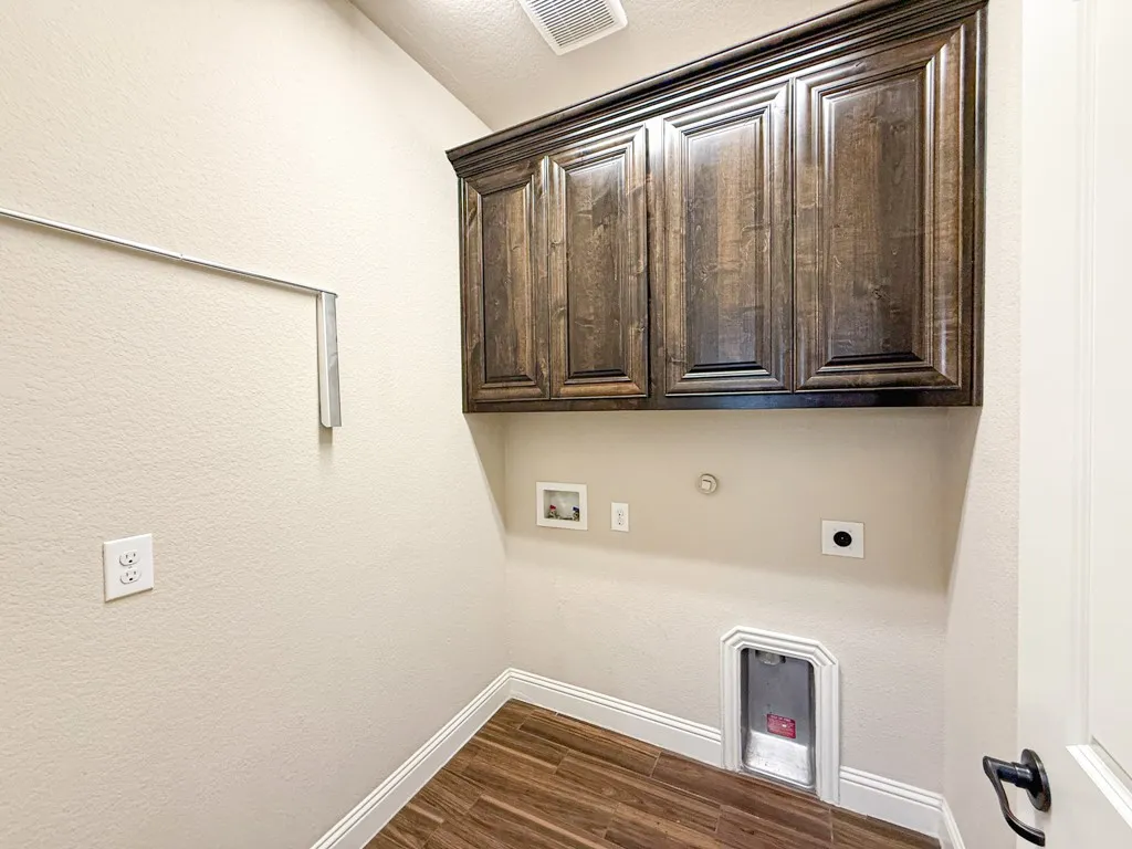 Single Family Residence For Rent in Denton County , 2100 Grant Park Way, Prosper, Texas 75078, 3 Bedroom, 2 Bathroom, 2 Garage spaces, 1,905 Sqft, built in 2017, mls#21375159, Real Estate Agent in Prosper, Homes For Rent in Denton county, Homes For Rent in Prosper, Realtor in Prosper Texas, Real Estate Brokerage Independent Realty Texas, Luminita Cordes Realtor