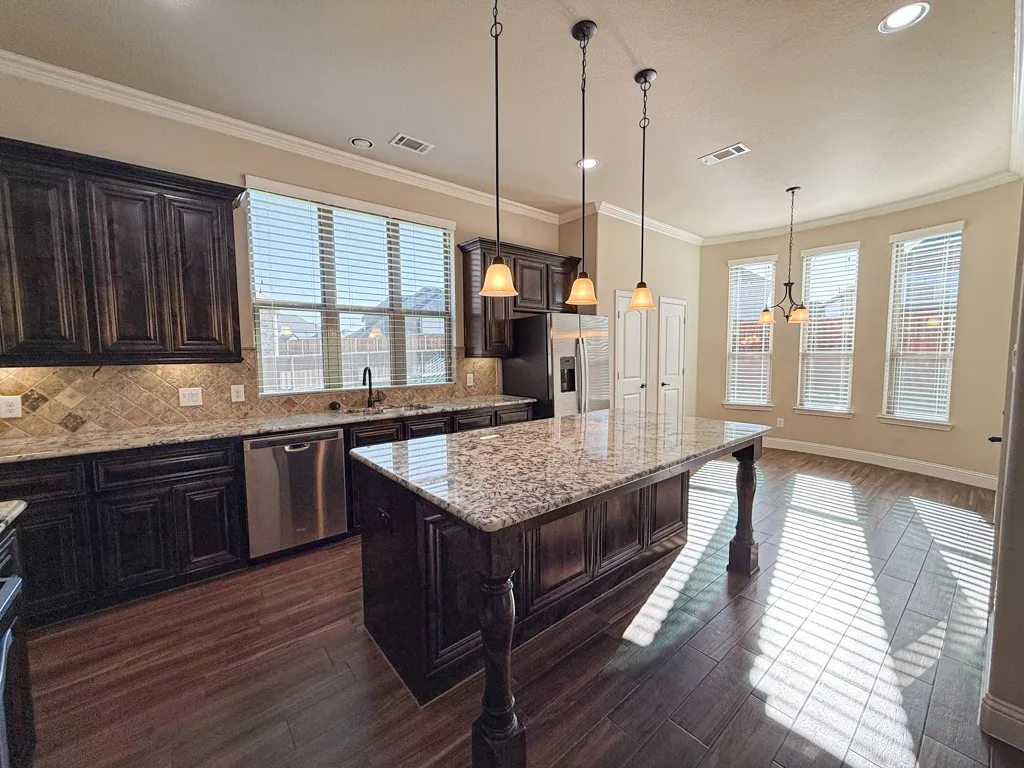 Single Family Residence For Rent in Denton County , 2100 Grant Park Way, Prosper, Texas 75078, 3 Bedroom, 2 Bathroom, 2 Garage spaces, 1,905 Sqft, built in 2017, mls#21375159, Real Estate Agent in Prosper, Homes For Rent in Denton county, Homes For Rent in Prosper, Realtor in Prosper Texas, Real Estate Brokerage Independent Realty Texas, Luminita Cordes Realtor