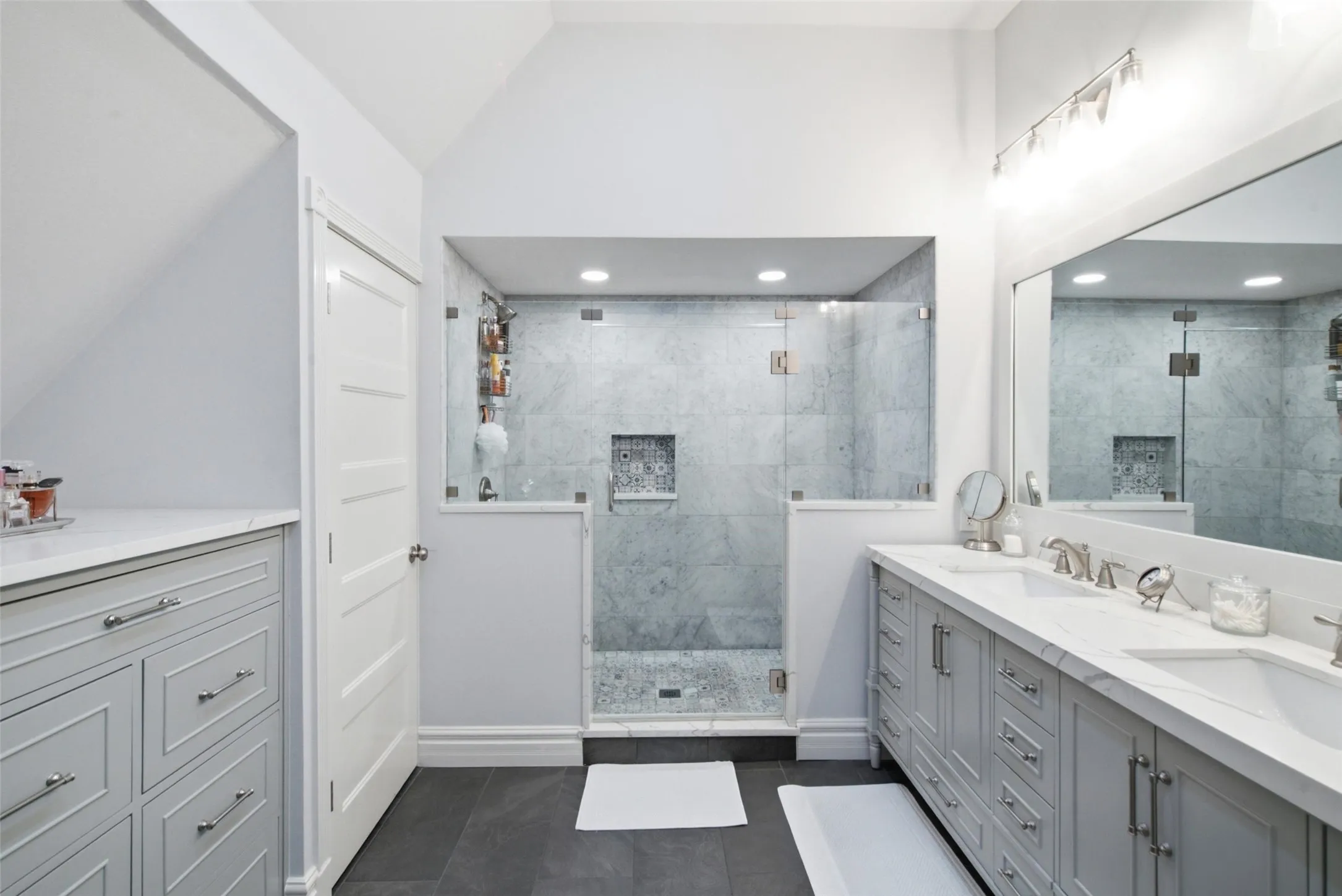 Single Family Residence For Sale in Young County , 700 Cherry Street, Graham, Texas 76450, 5 Bedroom, 4 Bathroom, 2 Garage spaces, 4,322 Sqft, built in 1901, mls#21375576, Real Estate Agent in Graham, Homes For Sale in Young county, Homes For Sale in Graham, Realtor in Graham Texas, Real Estate Brokerage Independent Realty Texas, Luminita Cordes Realtor