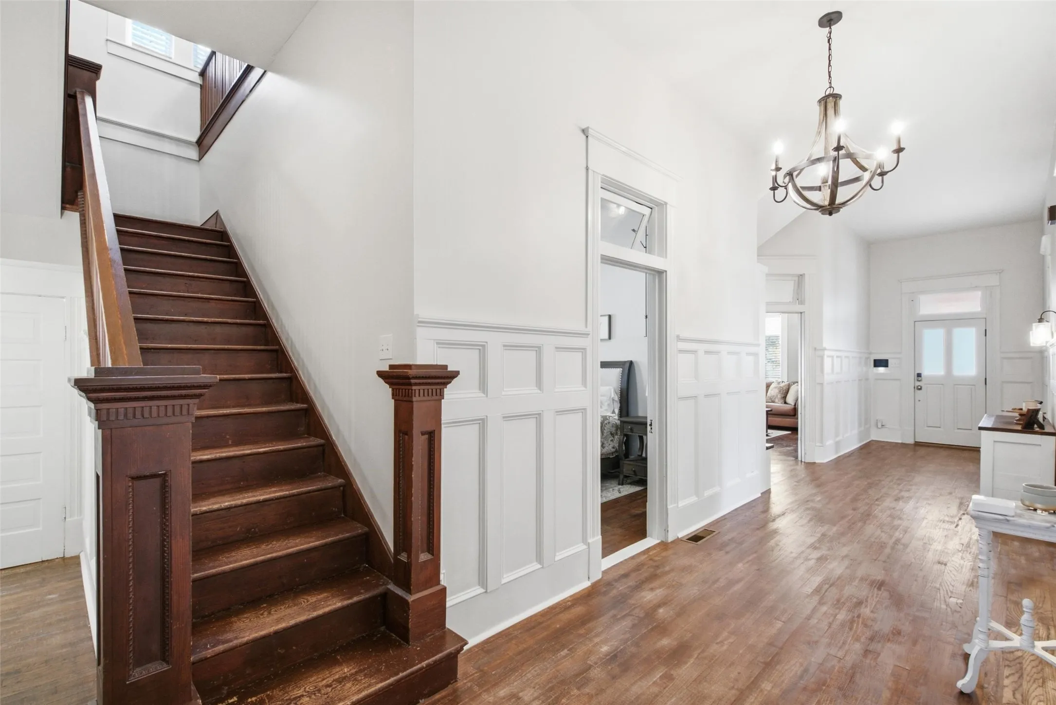 Single Family Residence For Sale in Young County , 700 Cherry Street, Graham, Texas 76450, 5 Bedroom, 4 Bathroom, 2 Garage spaces, 4,322 Sqft, built in 1901, mls#21375576, Real Estate Agent in Graham, Homes For Sale in Young county, Homes For Sale in Graham, Realtor in Graham Texas, Real Estate Brokerage Independent Realty Texas, Luminita Cordes Realtor