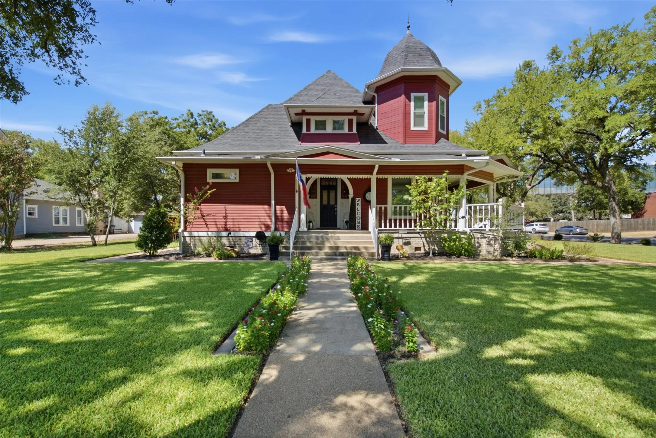 Single Family Residence For Sale in Young County , 700 Cherry Street, Graham, Texas 76450, 5 Bedroom, 4 Bathroom, 2 Garage spaces, 4,322 Sqft, built in 1901, mls#21375576, Real Estate Agent in Graham, Homes For Sale in Young county, Homes For Sale in Graham, Realtor in Graham Texas, Real Estate Brokerage Independent Realty Texas, Luminita Cordes Realtor