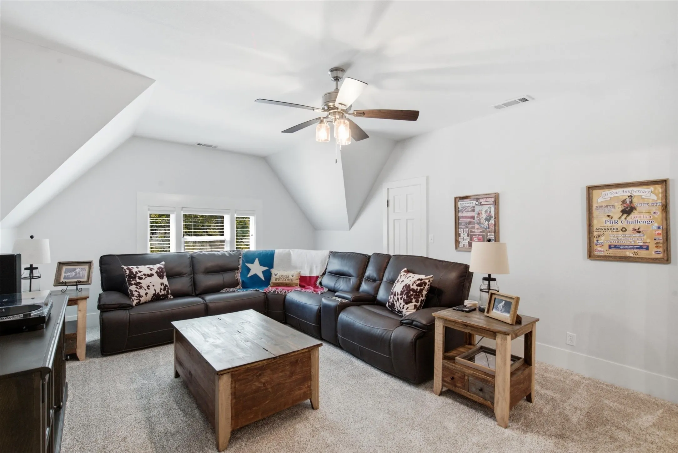 Single Family Residence For Sale in Young County , 700 Cherry Street, Graham, Texas 76450, 5 Bedroom, 4 Bathroom, 2 Garage spaces, 4,322 Sqft, built in 1901, mls#21375576, Real Estate Agent in Graham, Homes For Sale in Young county, Homes For Sale in Graham, Realtor in Graham Texas, Real Estate Brokerage Independent Realty Texas, Luminita Cordes Realtor