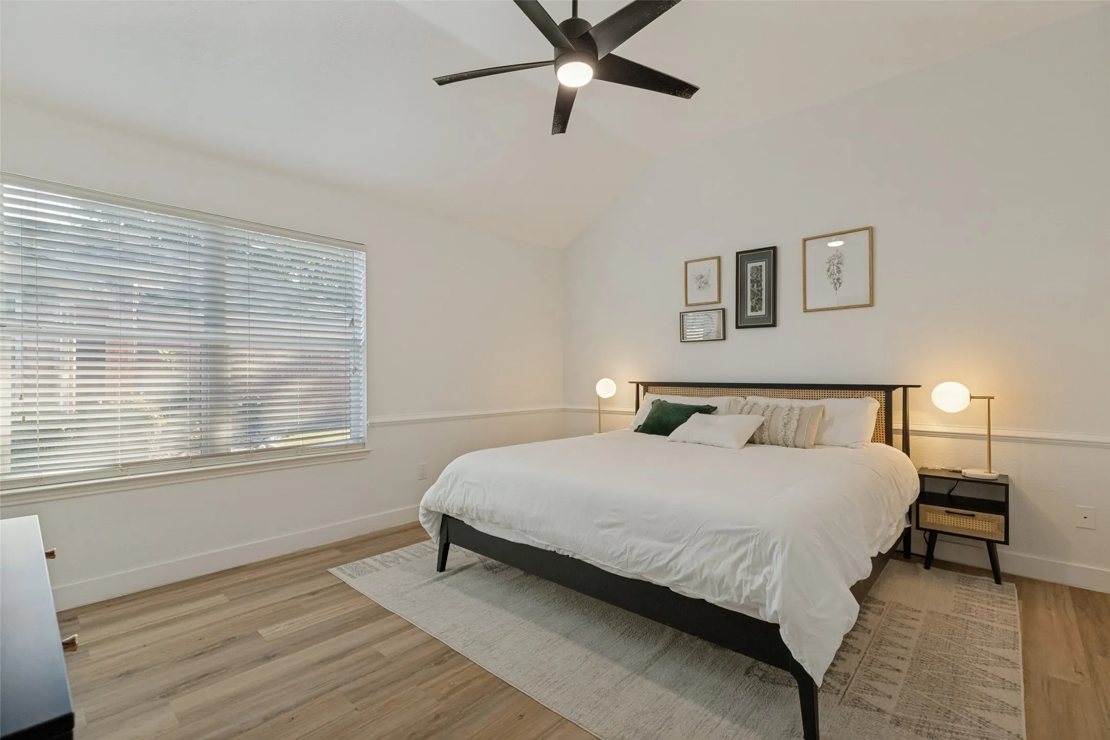 Single Family Residence For Sale in Denton County , 2529 Persimmon Drive, Little Elm, Texas 75068, 3 Bedroom, 2 Bathroom, 2 Garage spaces, 1,605 Sqft, built in 2002, mls#21376284, Real Estate Agent in Little Elm, Homes For Sale in Denton county, Homes For Sale in Little Elm, Realtor in Little Elm Texas, Real Estate Brokerage Independent Realty Texas, Luminita Cordes Realtor
