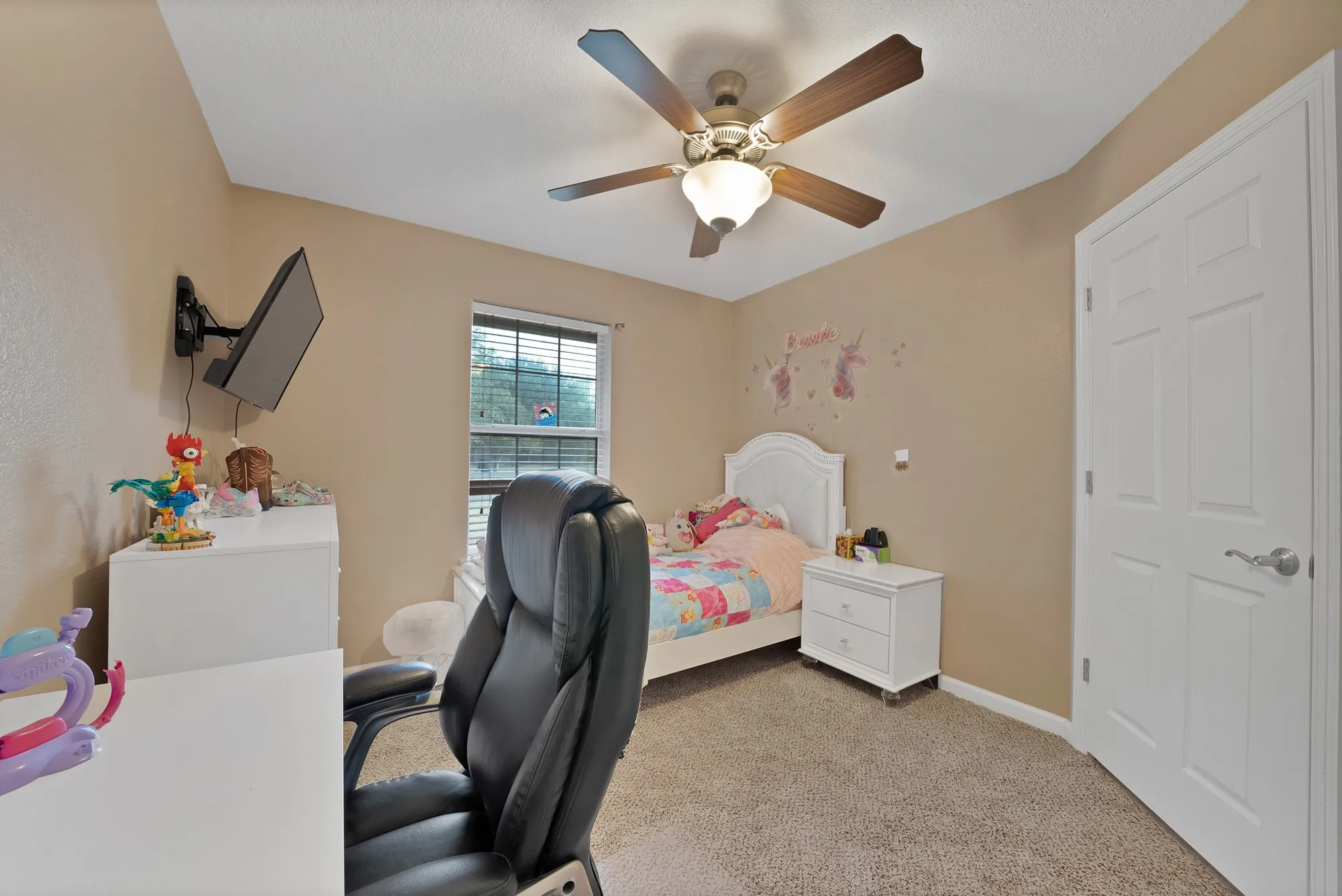 Single Family Residence For Sale in Ellis County , 317 Anita Lane, Waxahachie, Texas 75165, 4 Bedroom, 2 Bathroom, 2 Garage spaces, 1,666 Sqft, built in 1997, mls#21375793, Real Estate Agent in Waxahachie, Homes For Sale in Ellis county, Homes For Sale in Waxahachie, Realtor in Waxahachie Texas, Real Estate Brokerage Independent Realty Texas, Luminita Cordes Realtor
