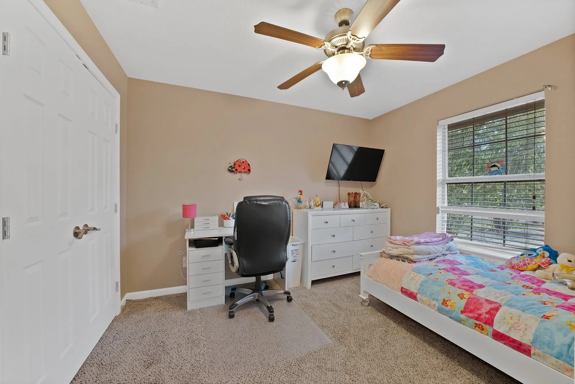 Single Family Residence For Sale in Ellis County , 317 Anita Lane, Waxahachie, Texas 75165, 4 Bedroom, 2 Bathroom, 2 Garage spaces, 1,666 Sqft, built in 1997, mls#21375793, Real Estate Agent in Waxahachie, Homes For Sale in Ellis county, Homes For Sale in Waxahachie, Realtor in Waxahachie Texas, Real Estate Brokerage Independent Realty Texas, Luminita Cordes Realtor