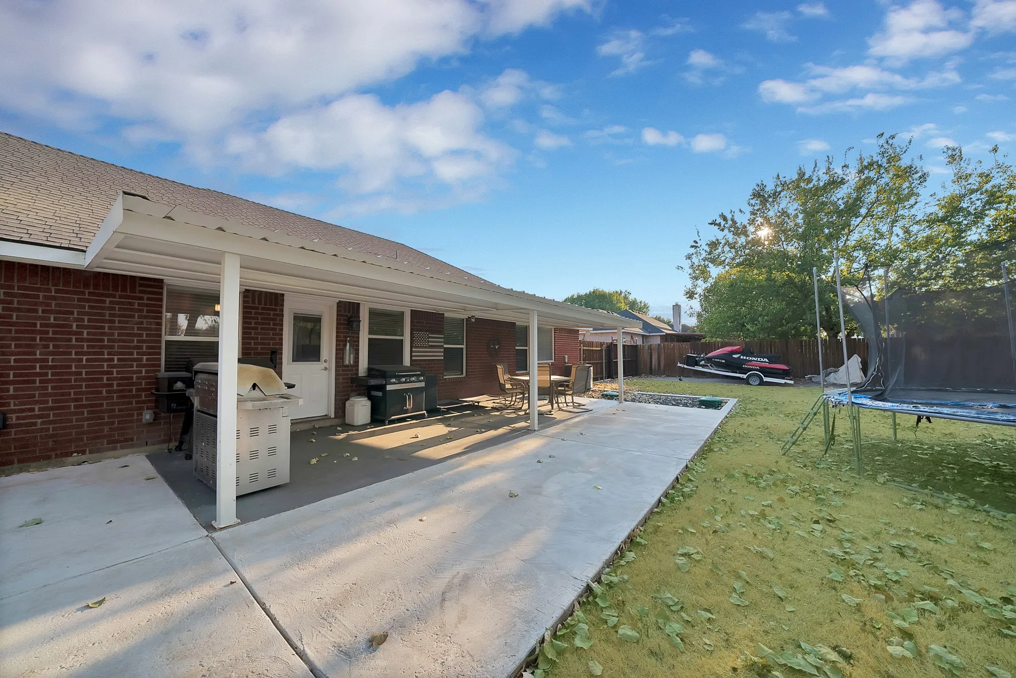 Single Family Residence For Sale in Ellis County , 317 Anita Lane, Waxahachie, Texas 75165, 4 Bedroom, 2 Bathroom, 2 Garage spaces, 1,666 Sqft, built in 1997, mls#21375793, Real Estate Agent in Waxahachie, Homes For Sale in Ellis county, Homes For Sale in Waxahachie, Realtor in Waxahachie Texas, Real Estate Brokerage Independent Realty Texas, Luminita Cordes Realtor