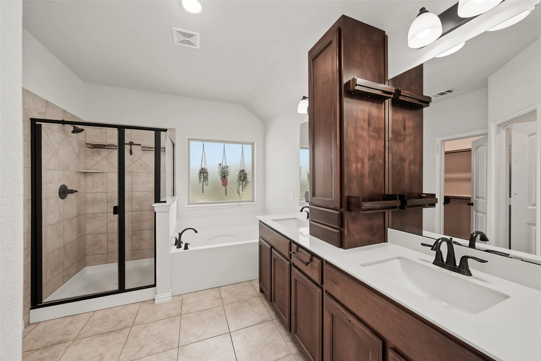 Single Family Residence For Sale in Wise County , 1268 County Road 4797, Springtown, Texas 76082, 4 Bedroom, 2 Bathroom, 2 Garage spaces, 2,139 Sqft, built in 2020, mls#21376194, Real Estate Agent in Springtown, Homes For Sale in Wise county, Homes For Sale in Springtown, Realtor in Springtown Texas, Real Estate Brokerage Independent Realty Texas, Luminita Cordes Realtor