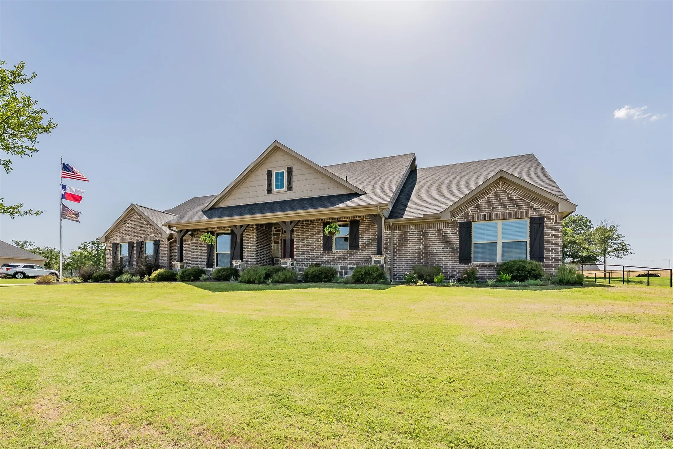 Single Family Residence For Sale in Wise County , 1268 County Road 4797, Springtown, Texas 76082, 4 Bedroom, 2 Bathroom, 2 Garage spaces, 2,139 Sqft, built in 2020, mls#21376194, Real Estate Agent in Springtown, Homes For Sale in Wise county, Homes For Sale in Springtown, Realtor in Springtown Texas, Real Estate Brokerage Independent Realty Texas, Luminita Cordes Realtor