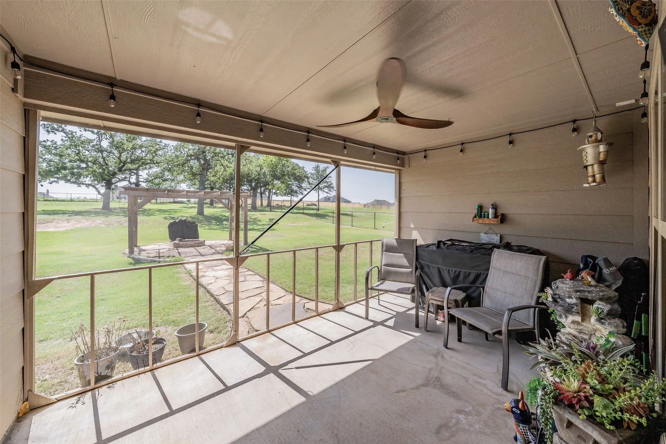 Single Family Residence For Sale in Wise County , 1268 County Road 4797, Springtown, Texas 76082, 4 Bedroom, 2 Bathroom, 2 Garage spaces, 2,139 Sqft, built in 2020, mls#21376194, Real Estate Agent in Springtown, Homes For Sale in Wise county, Homes For Sale in Springtown, Realtor in Springtown Texas, Real Estate Brokerage Independent Realty Texas, Luminita Cordes Realtor
