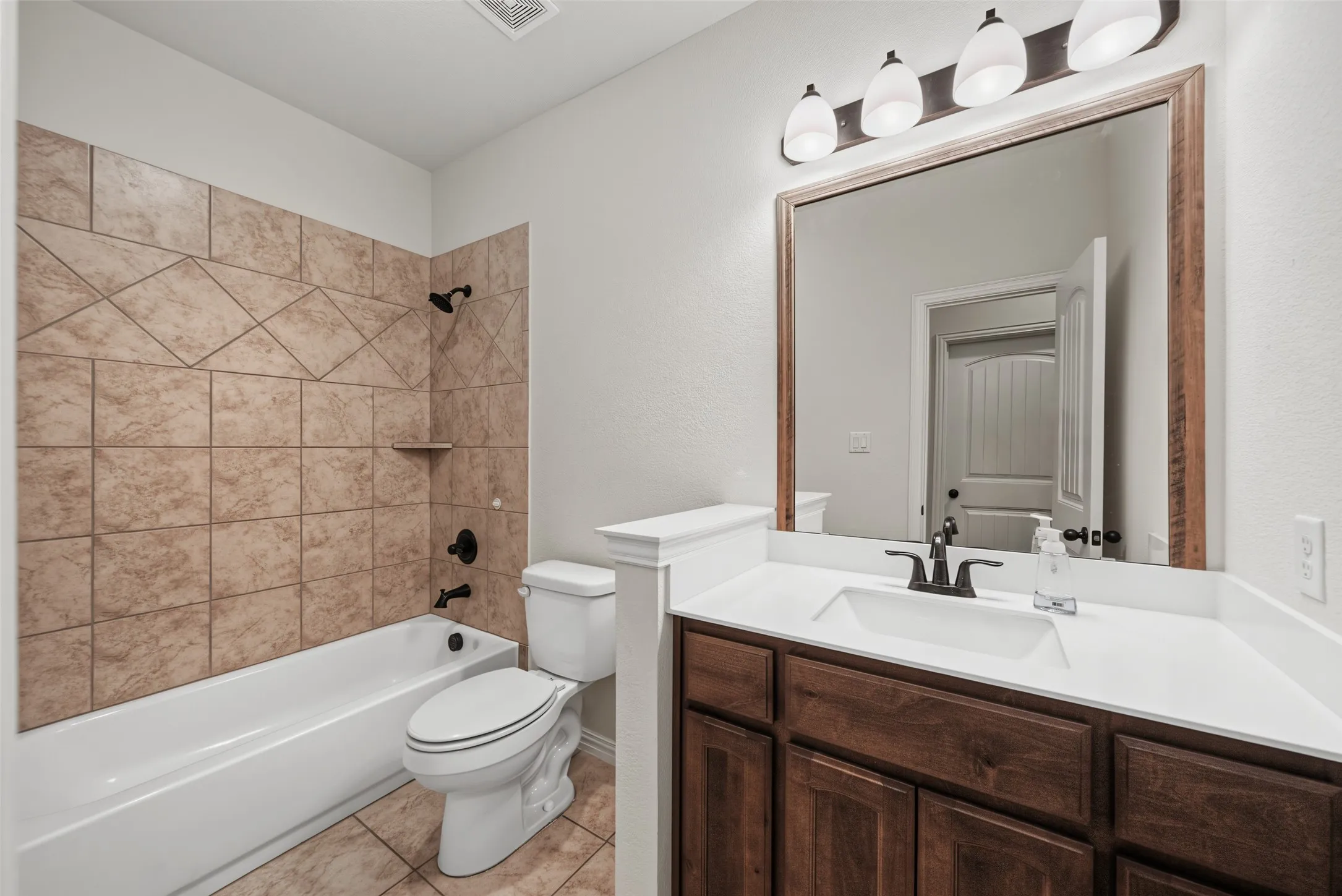 Single Family Residence For Sale in Wise County , 1268 County Road 4797, Springtown, Texas 76082, 4 Bedroom, 2 Bathroom, 2 Garage spaces, 2,139 Sqft, built in 2020, mls#21376194, Real Estate Agent in Springtown, Homes For Sale in Wise county, Homes For Sale in Springtown, Realtor in Springtown Texas, Real Estate Brokerage Independent Realty Texas, Luminita Cordes Realtor