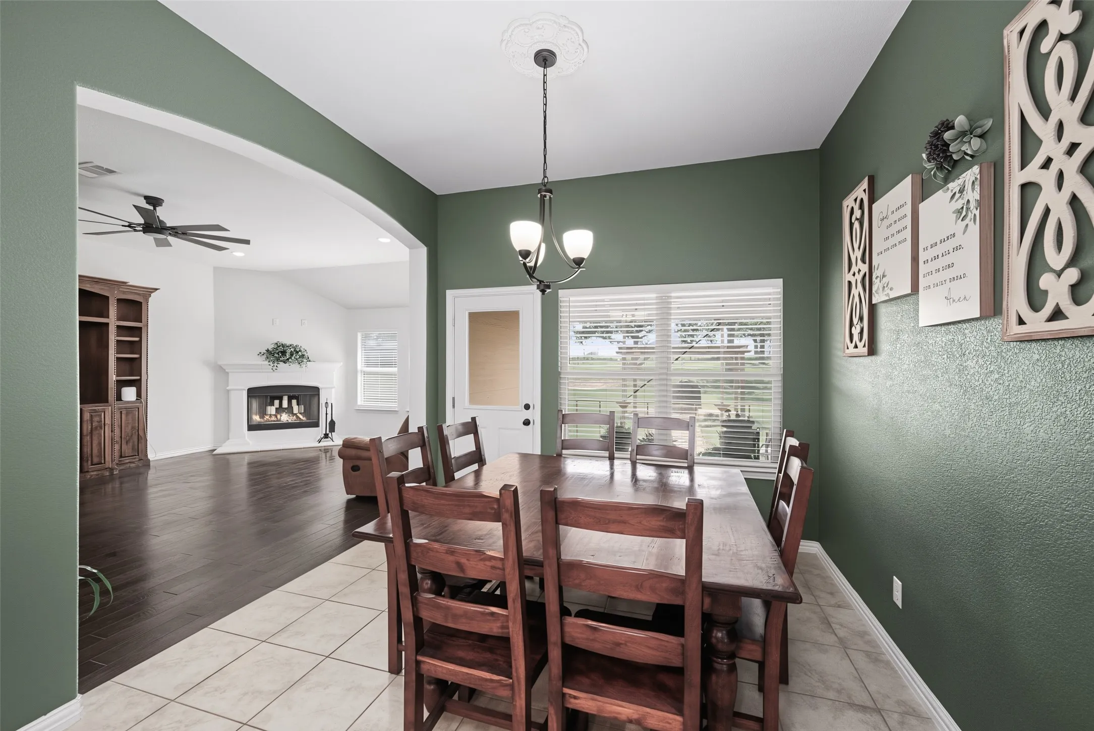Single Family Residence For Sale in Wise County , 1268 County Road 4797, Springtown, Texas 76082, 4 Bedroom, 2 Bathroom, 2 Garage spaces, 2,139 Sqft, built in 2020, mls#21376194, Real Estate Agent in Springtown, Homes For Sale in Wise county, Homes For Sale in Springtown, Realtor in Springtown Texas, Real Estate Brokerage Independent Realty Texas, Luminita Cordes Realtor