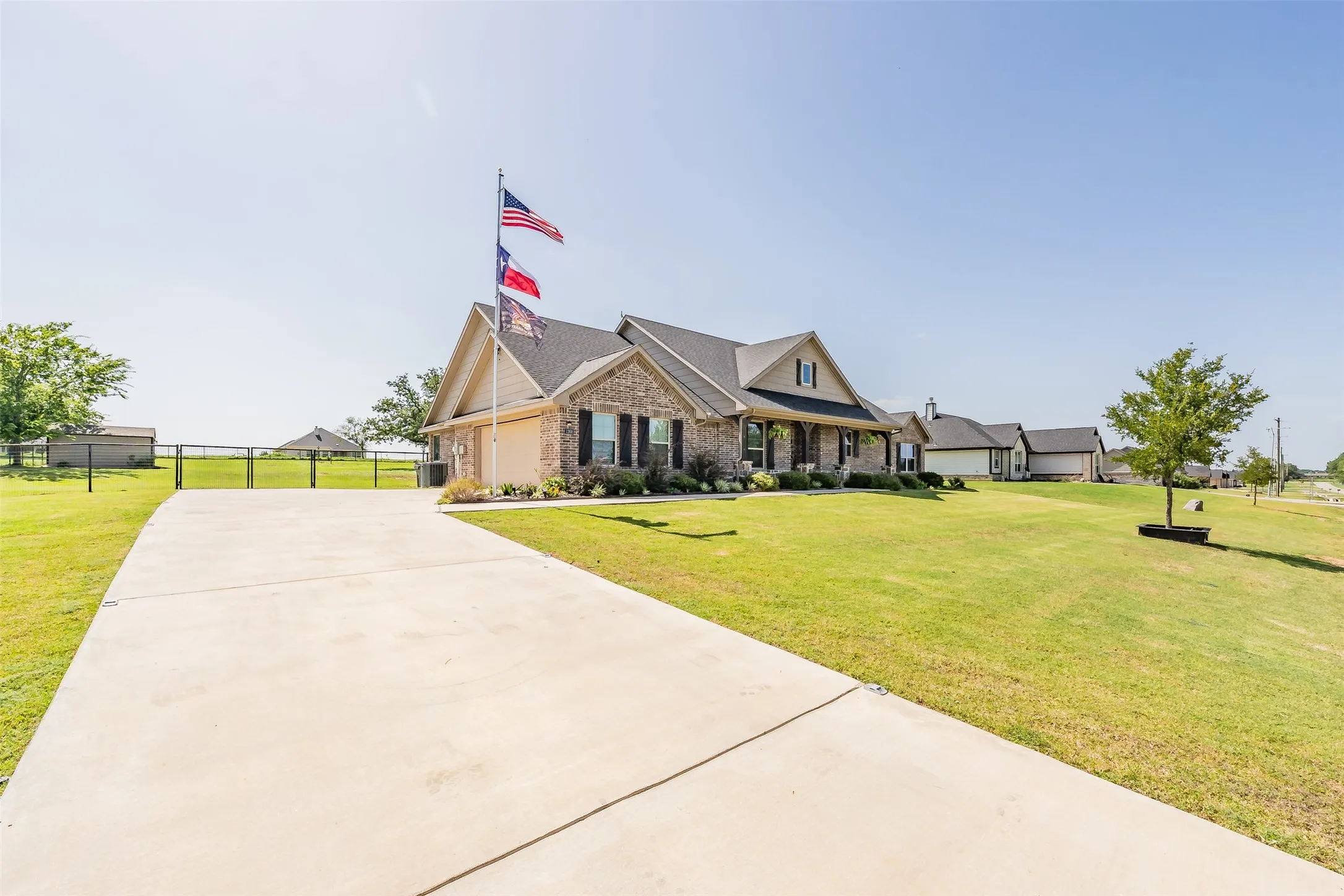 Single Family Residence For Sale in Wise County , 1268 County Road 4797, Springtown, Texas 76082, 4 Bedroom, 2 Bathroom, 2 Garage spaces, 2,139 Sqft, built in 2020, mls#21376194, Real Estate Agent in Springtown, Homes For Sale in Wise county, Homes For Sale in Springtown, Realtor in Springtown Texas, Real Estate Brokerage Independent Realty Texas, Luminita Cordes Realtor