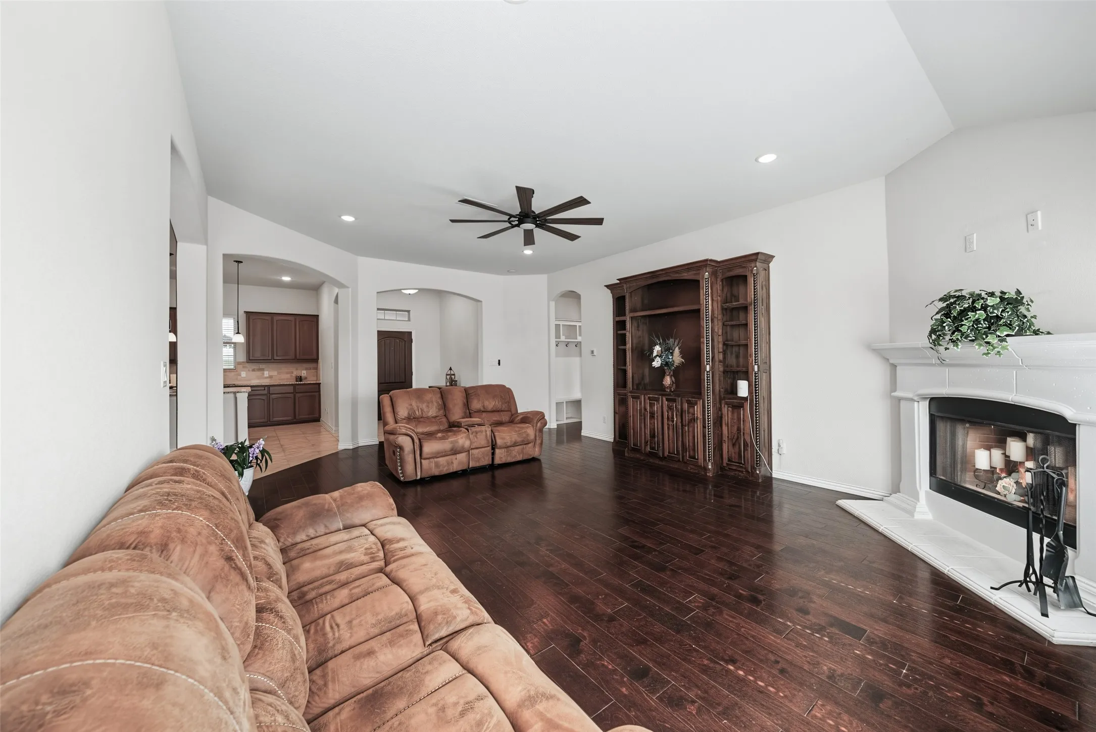 Single Family Residence For Sale in Wise County , 1268 County Road 4797, Springtown, Texas 76082, 4 Bedroom, 2 Bathroom, 2 Garage spaces, 2,139 Sqft, built in 2020, mls#21376194, Real Estate Agent in Springtown, Homes For Sale in Wise county, Homes For Sale in Springtown, Realtor in Springtown Texas, Real Estate Brokerage Independent Realty Texas, Luminita Cordes Realtor